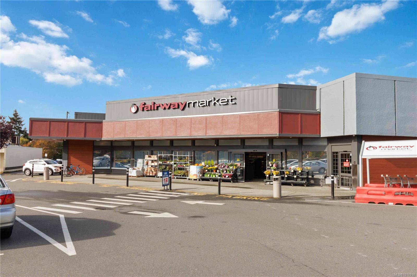 401-190 Gorge Rd West, Saanich, BC - Outdoor