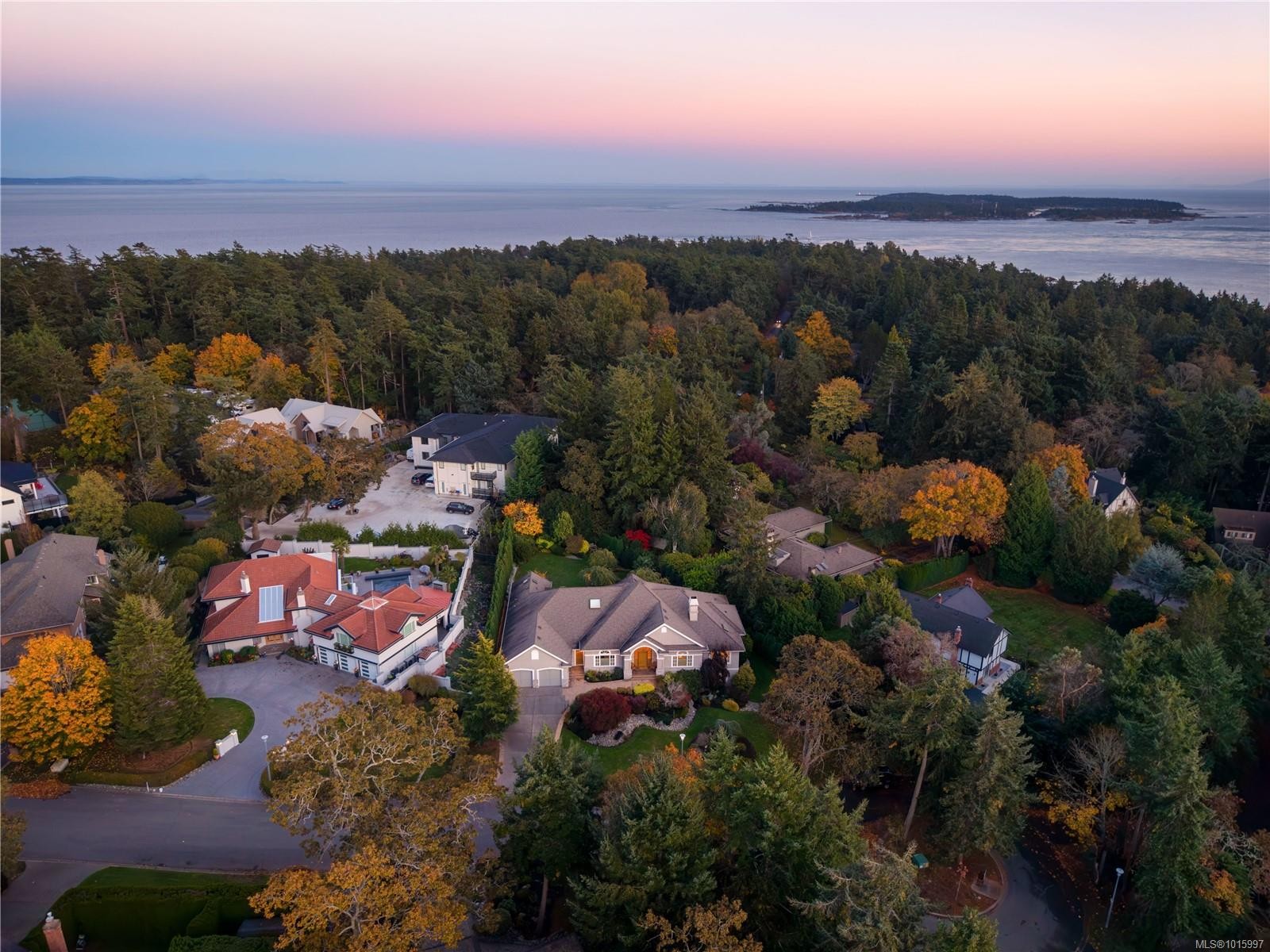 3721 Arbutus Ridge, Saanich, BC