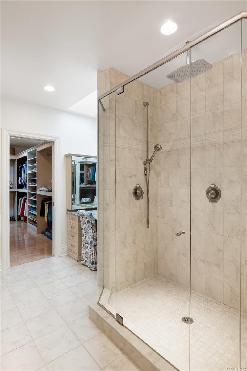 3721 Arbutus Ridge, Saanich, BC