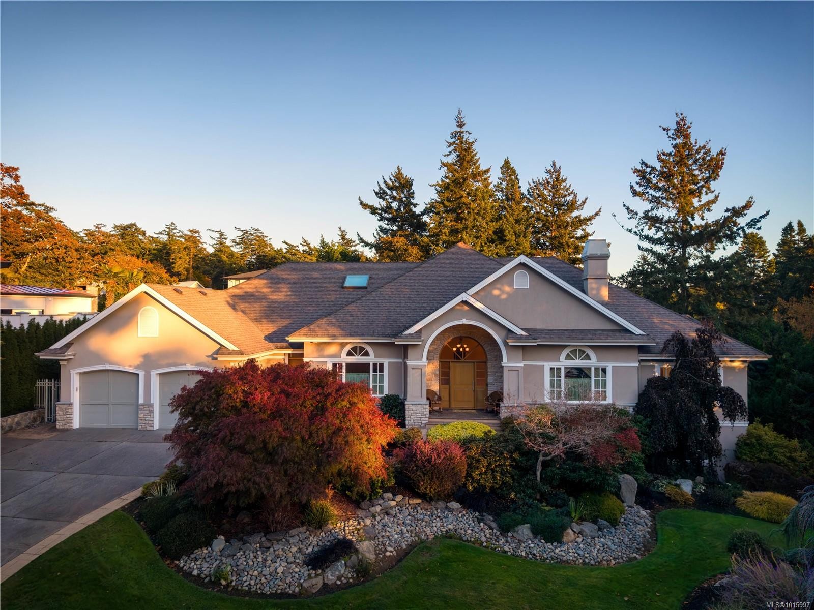 3721 Arbutus Ridge, Saanich, BC