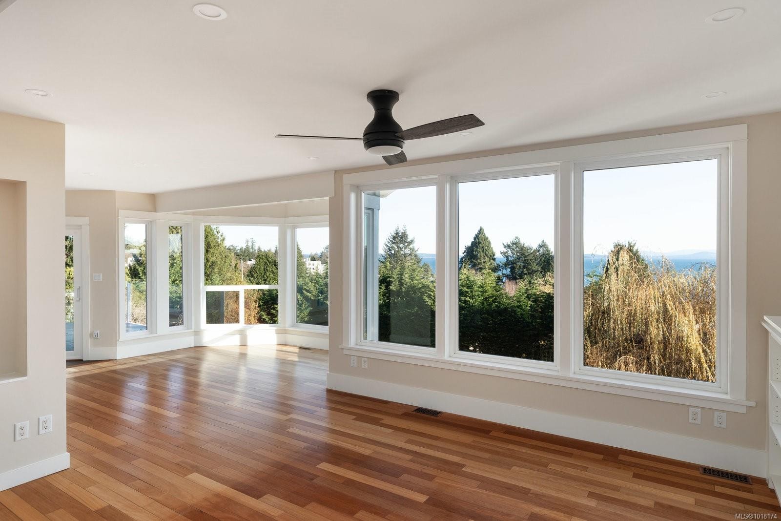 5055 Lochside Dr, Saanich, BC