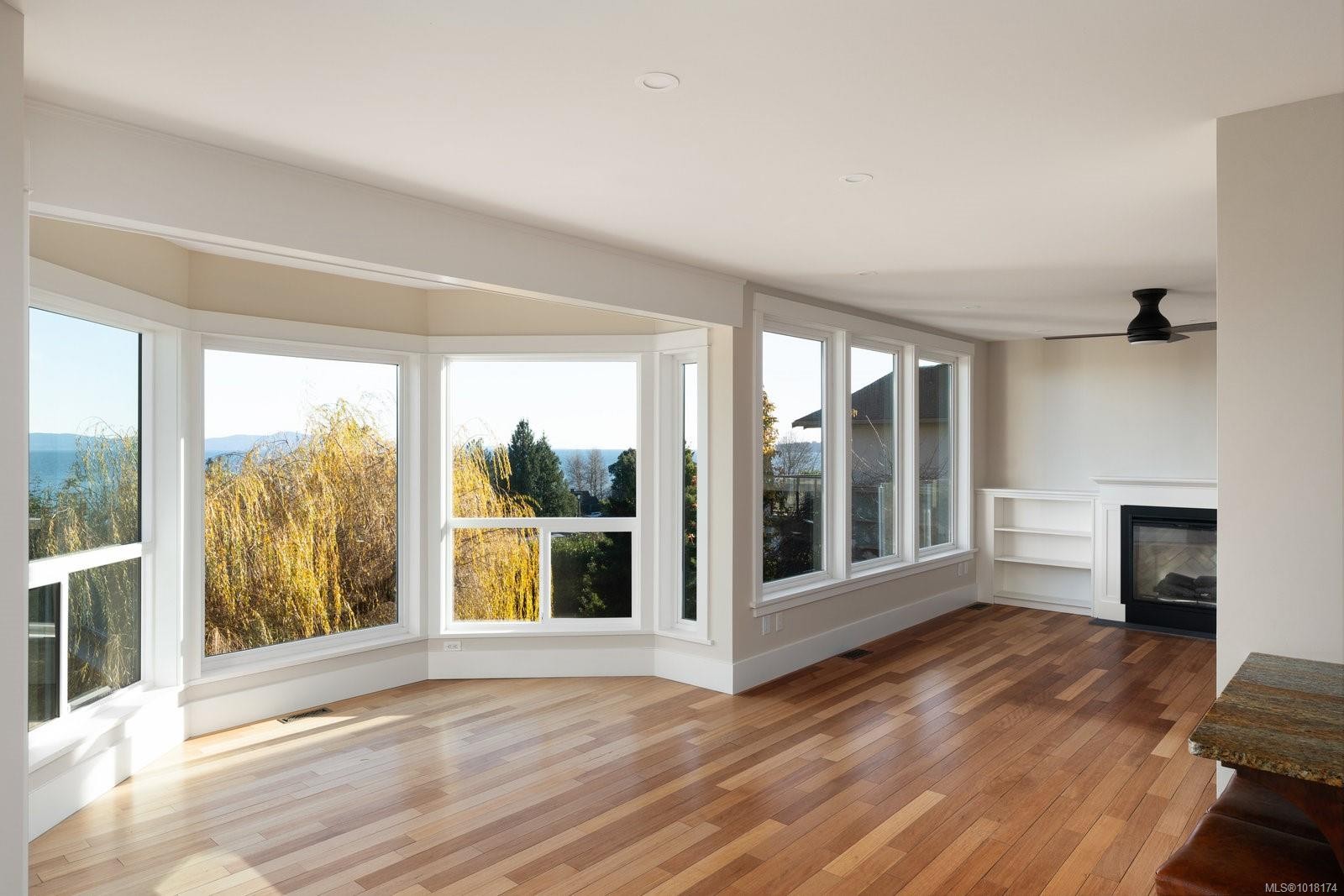 5055 Lochside Dr, Saanich, BC