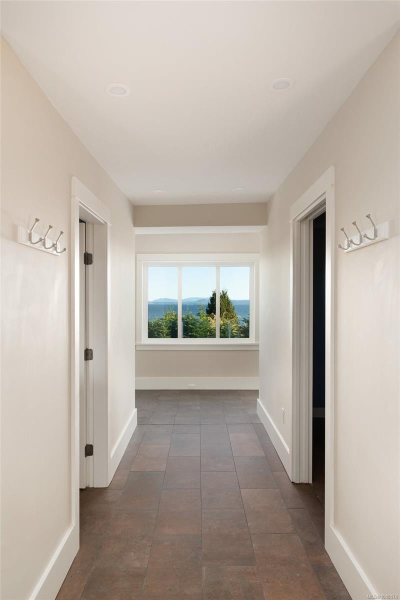 5055 Lochside Dr, Saanich, BC