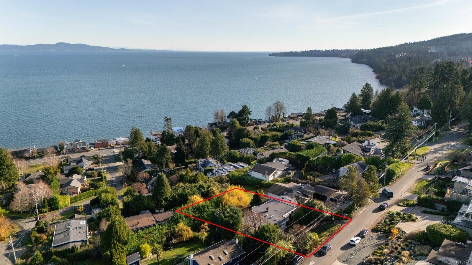 5055 Lochside Dr, Saanich, BC