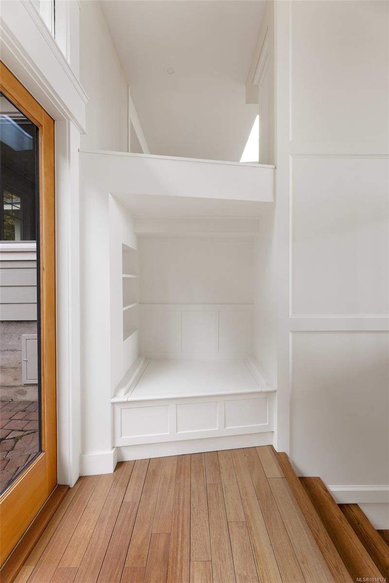 5055 Lochside Dr, Saanich, BC