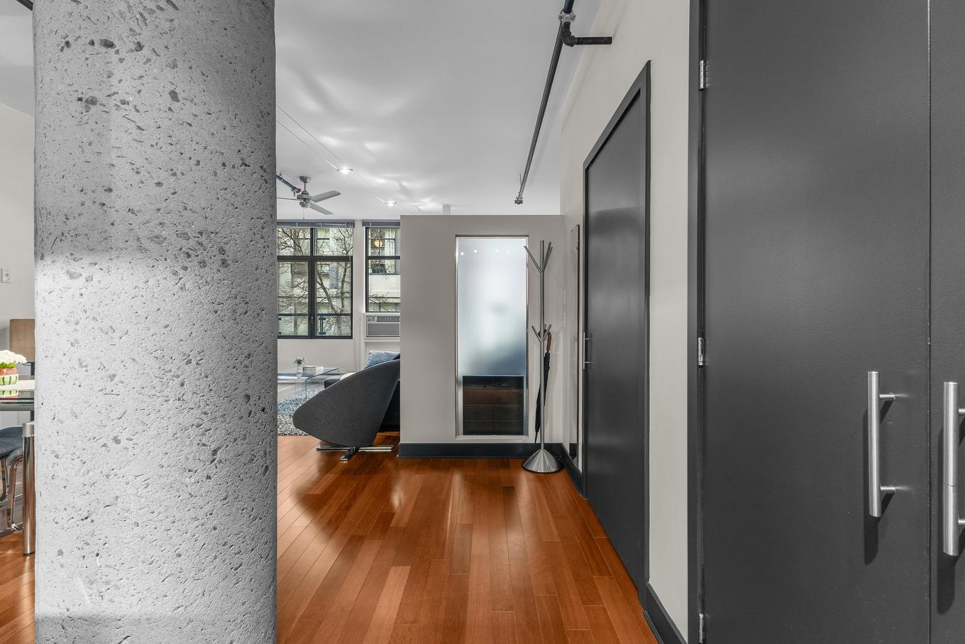 Hall d'entrée/Vestibule - 201-765 Rue Bourget, Montréal (Le Sud-Ouest), QC - Indoor Photo Showing Other Room