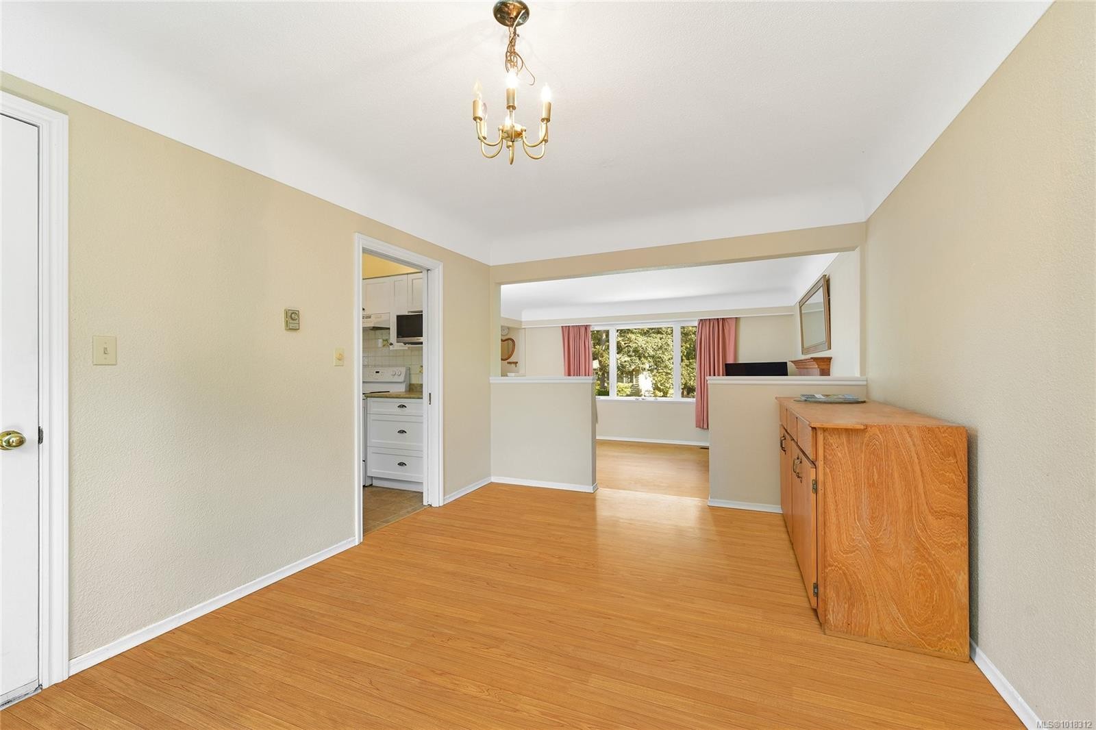 984 Brighton Cres, Victoria, BC