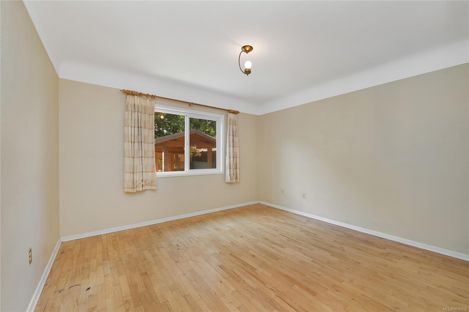 984 Brighton Cres, Victoria, BC