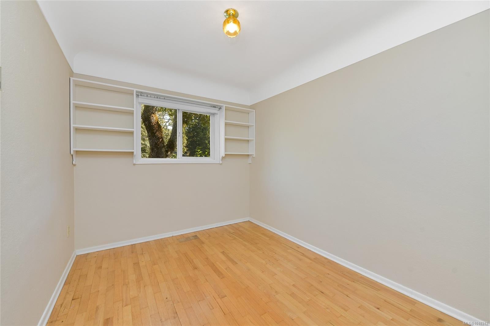 984 Brighton Cres, Victoria, BC