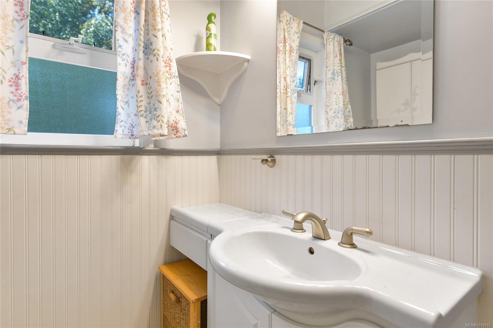 984 Brighton Cres, Victoria, BC