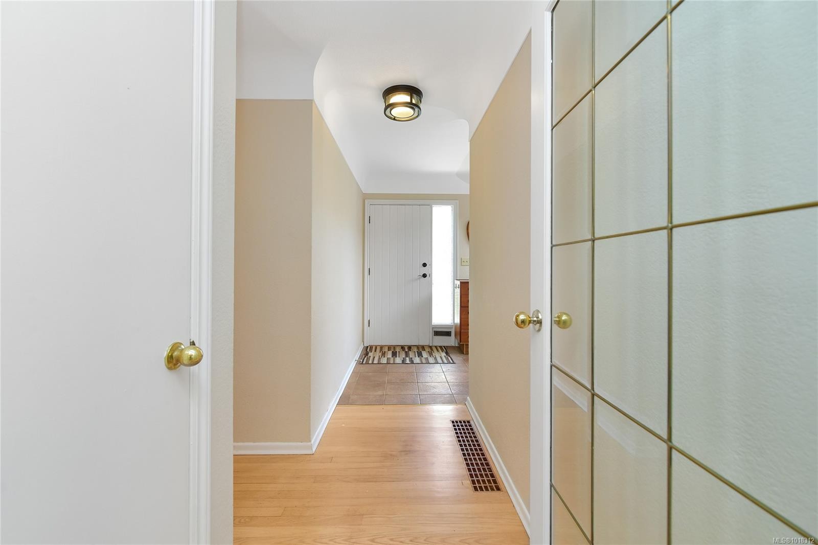 984 Brighton Cres, Victoria, BC