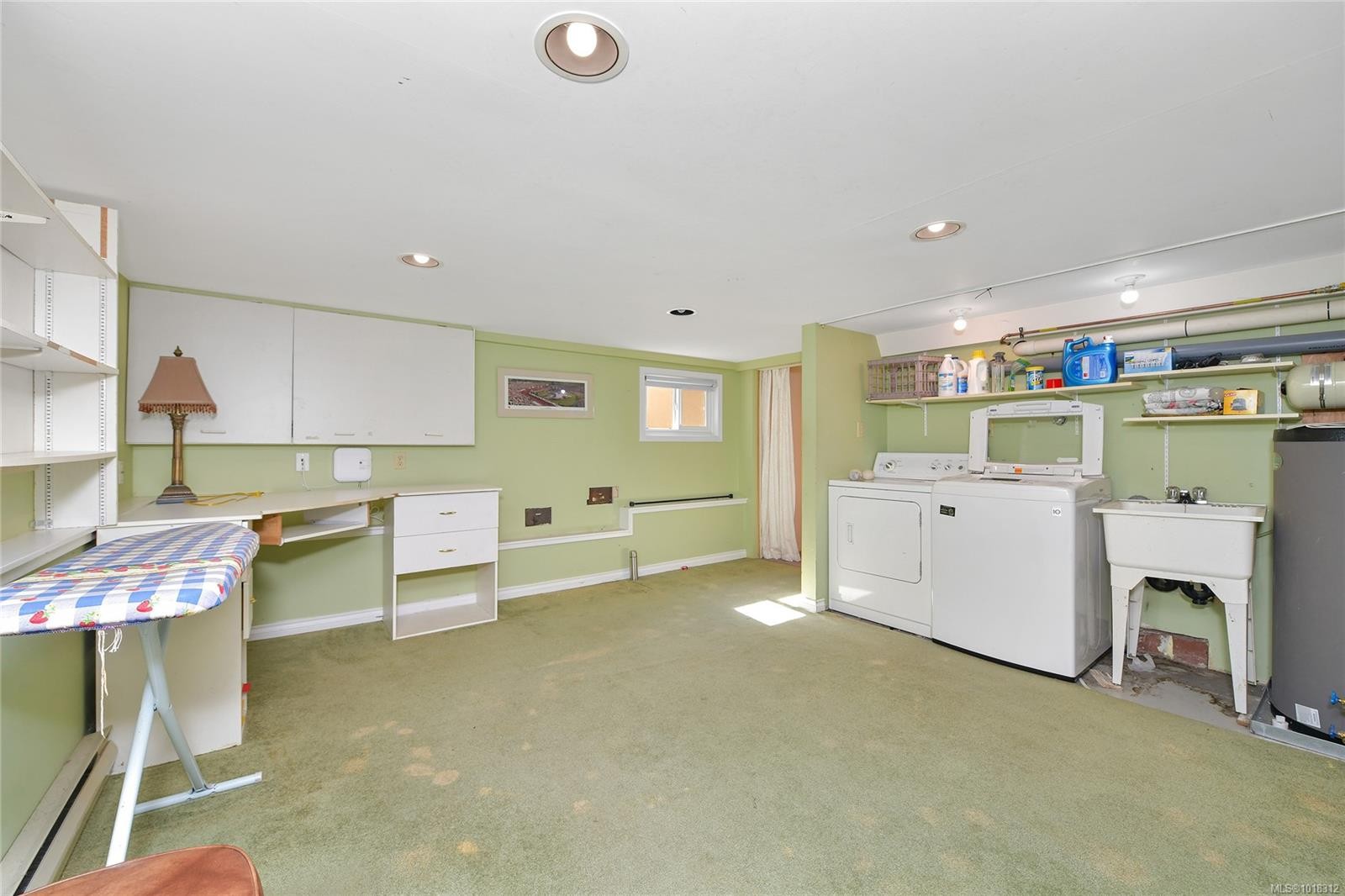 984 Brighton Cres, Victoria, BC