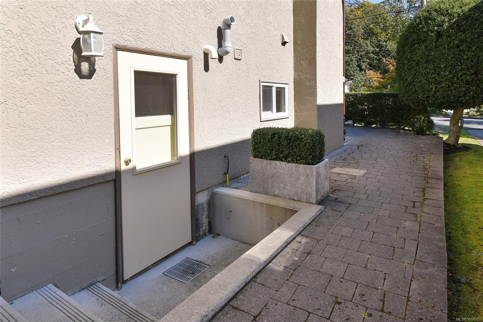 984 Brighton Cres, Victoria, BC