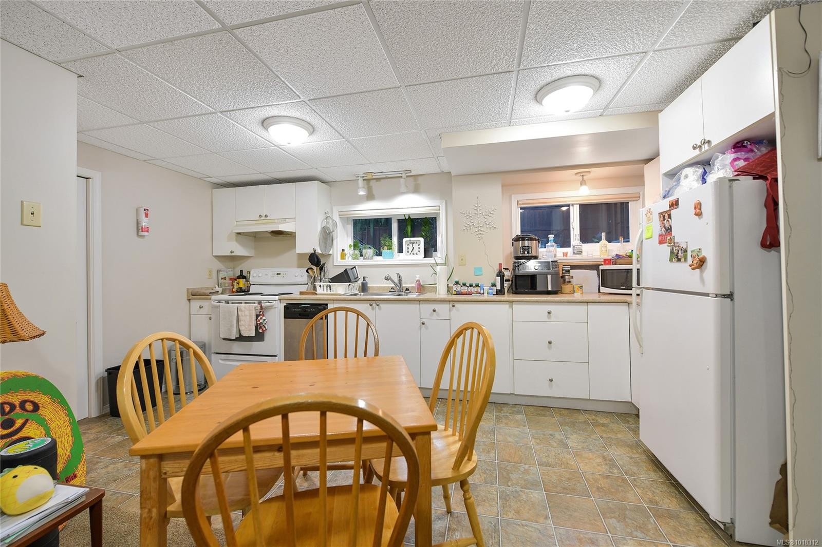 984 Brighton Cres, Victoria, BC