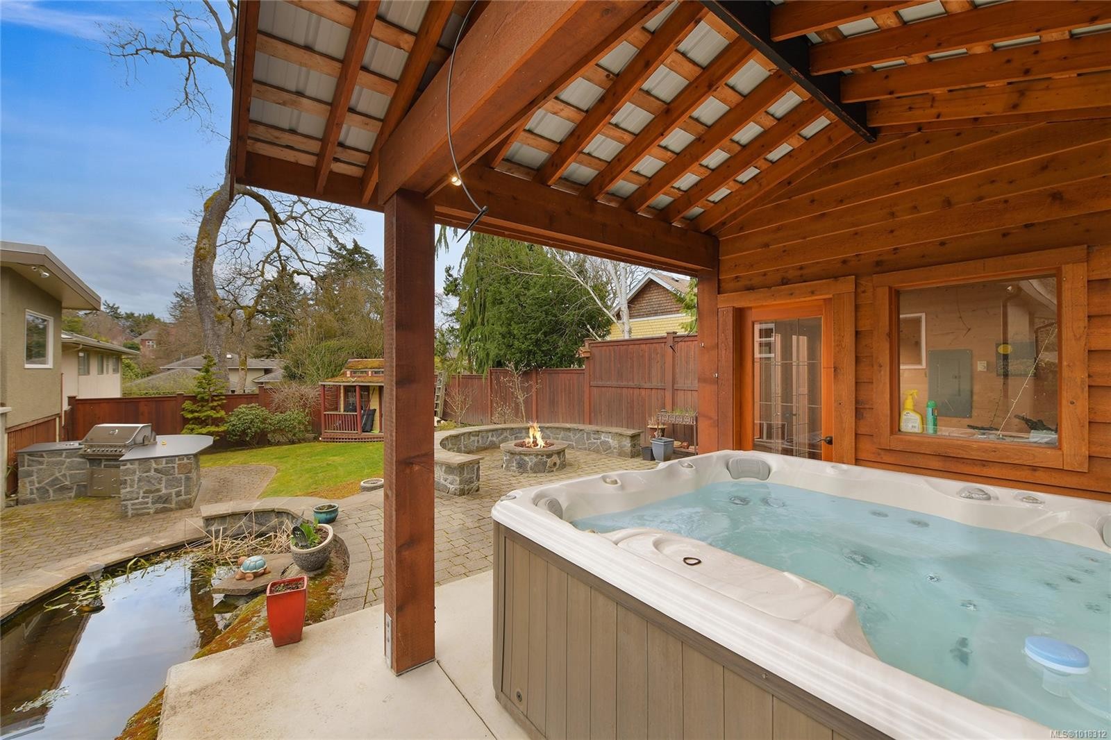 984 Brighton Cres, Victoria, BC