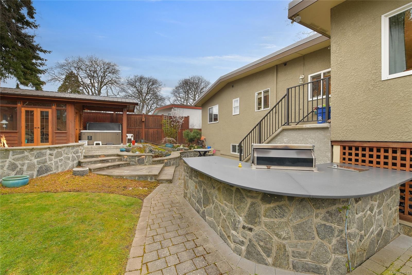 984 Brighton Cres, Victoria, BC