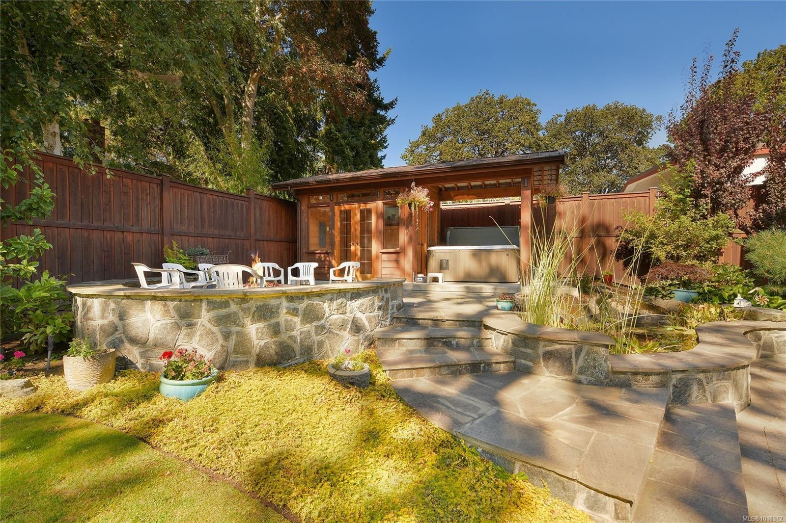 984 Brighton Cres, Victoria, BC