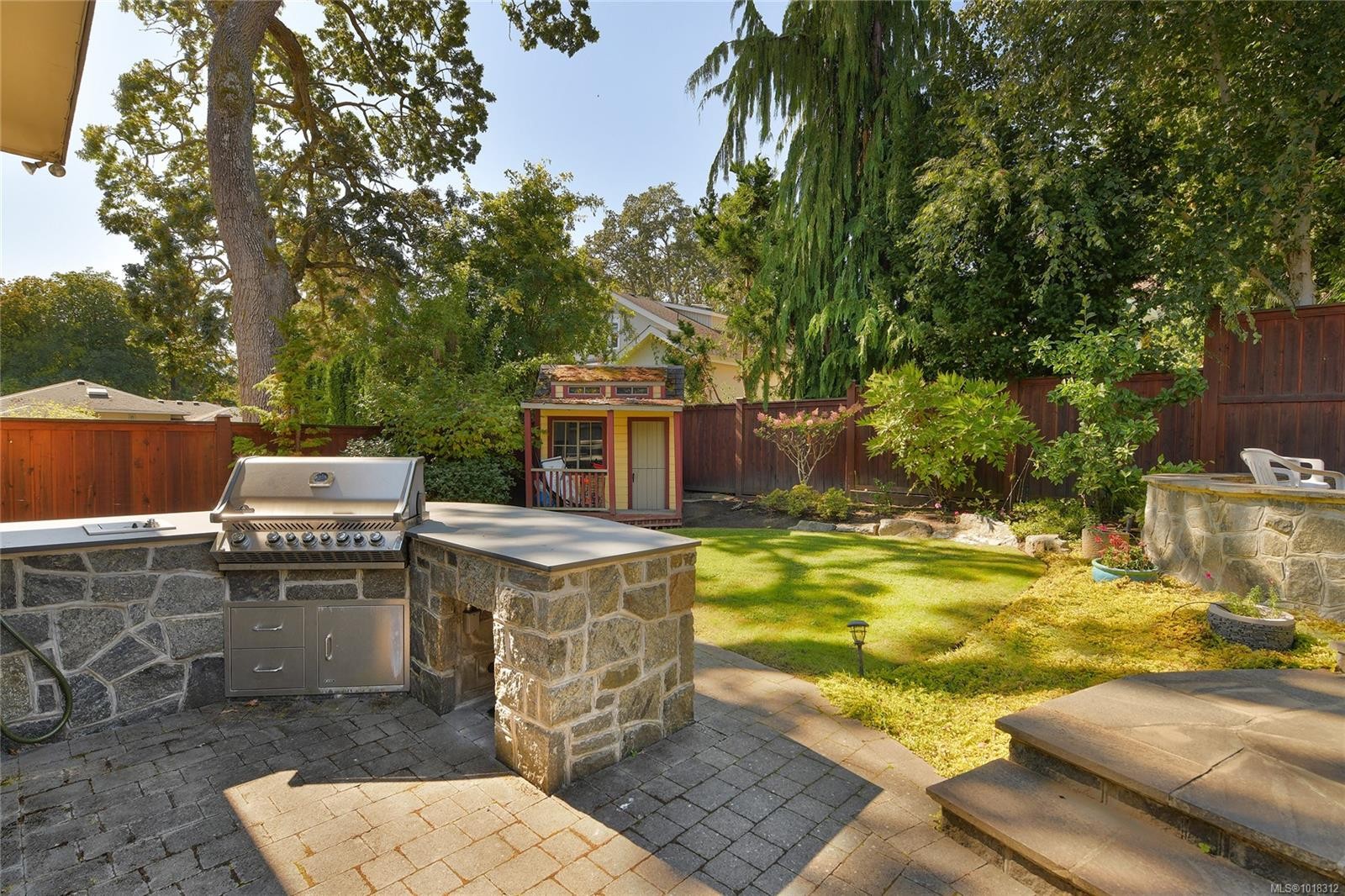 984 Brighton Cres, Victoria, BC