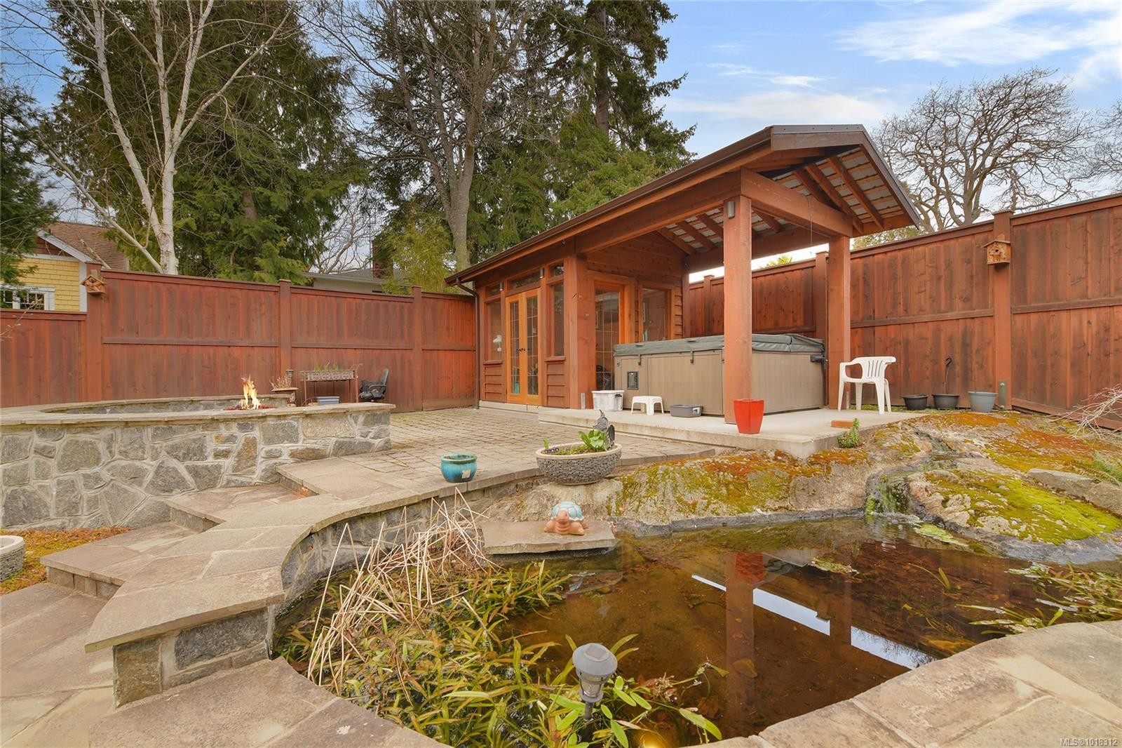 984 Brighton Cres, Victoria, BC