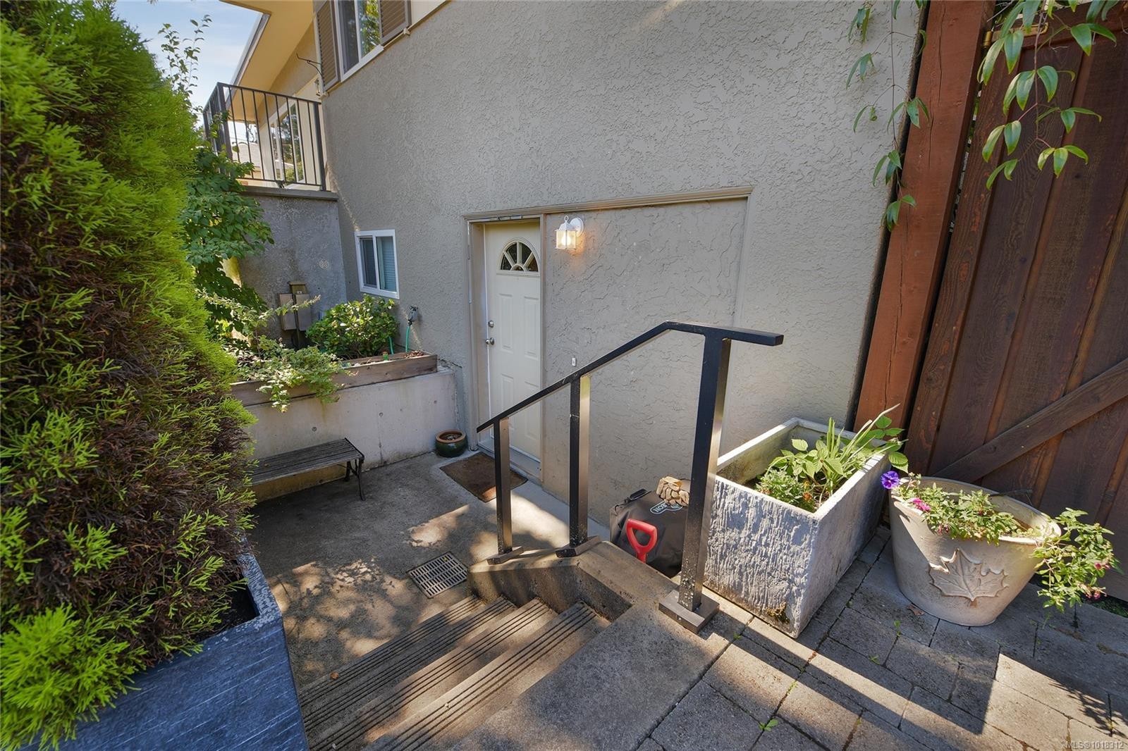 984 Brighton Cres, Victoria, BC