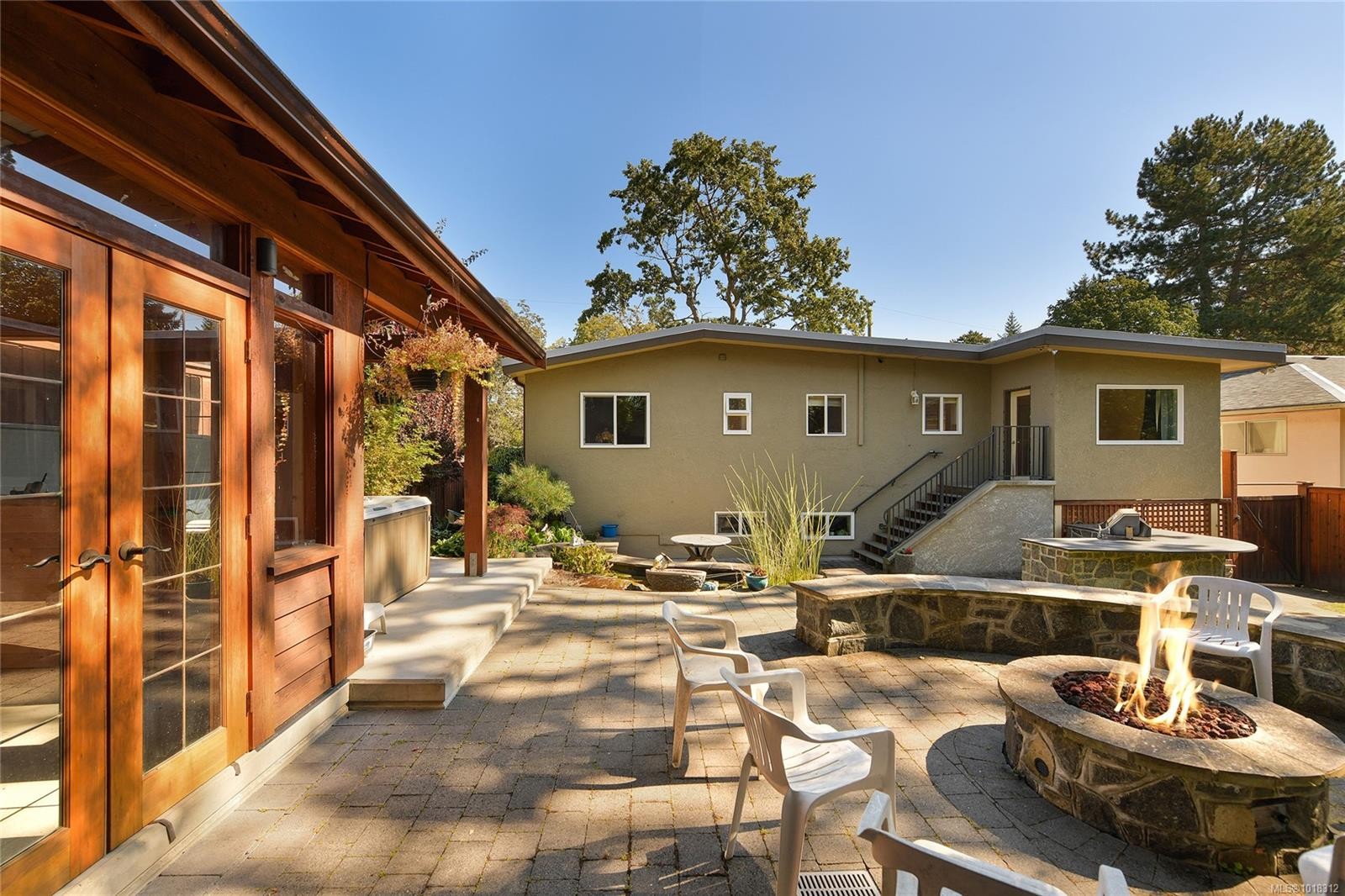 984 Brighton Cres, Victoria, BC