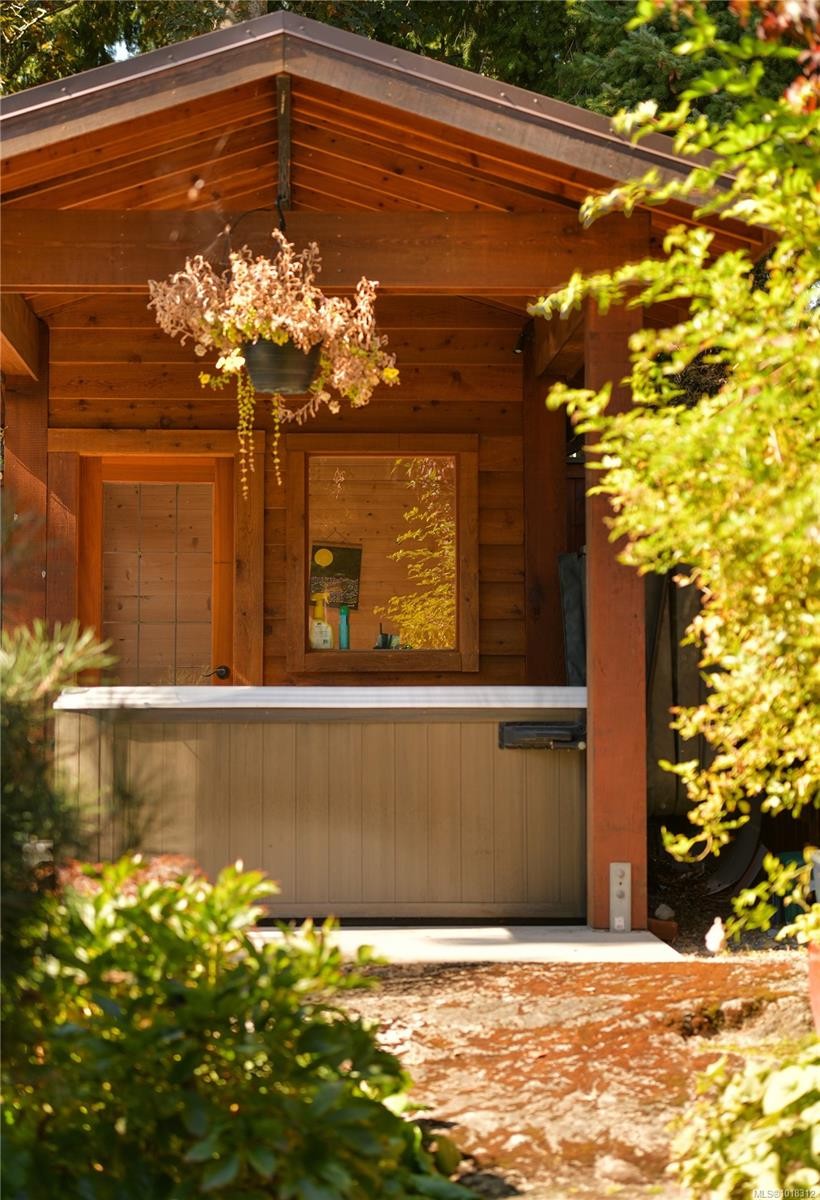 984 Brighton Cres, Victoria, BC