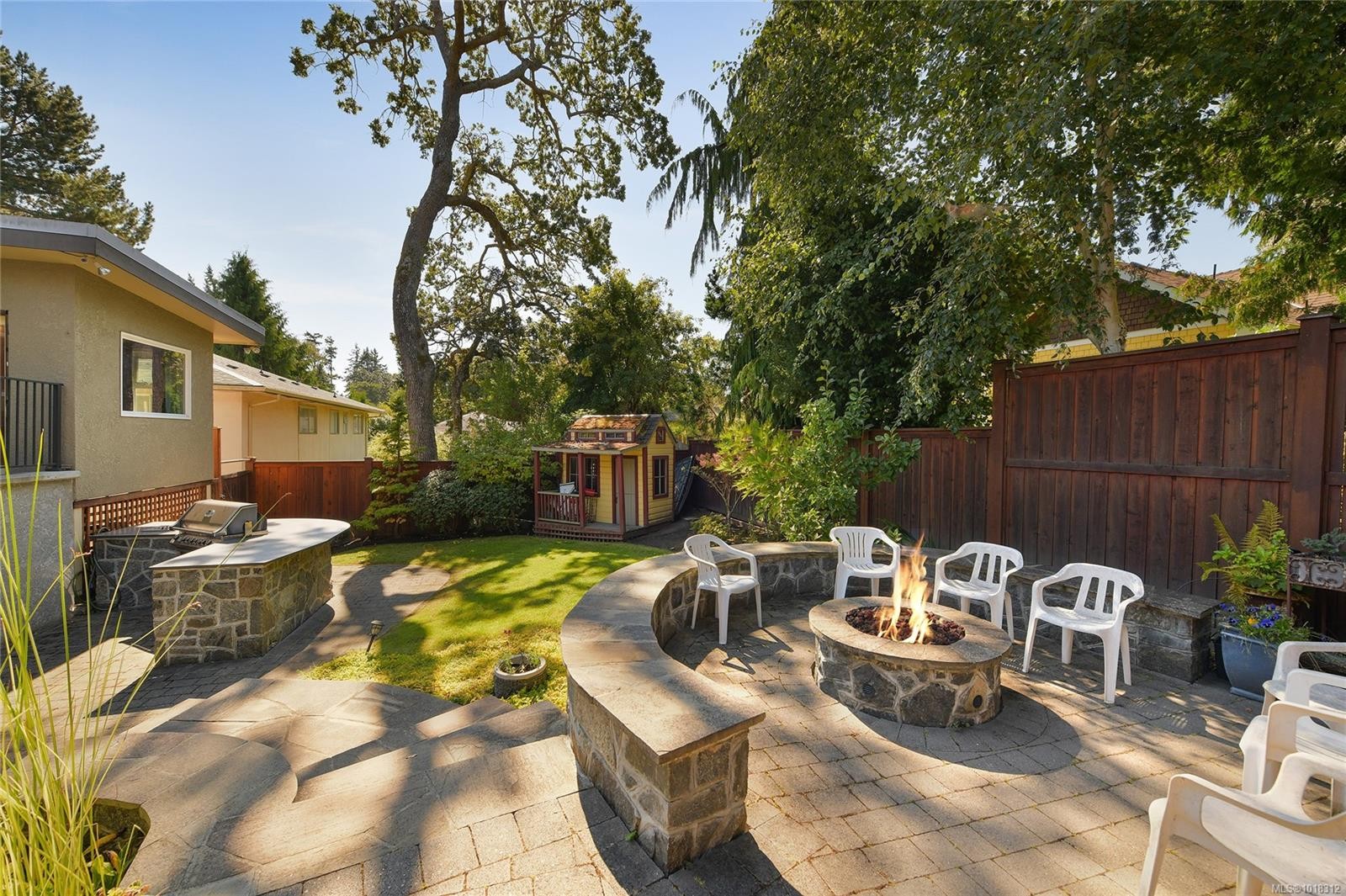 984 Brighton Cres, Victoria, BC