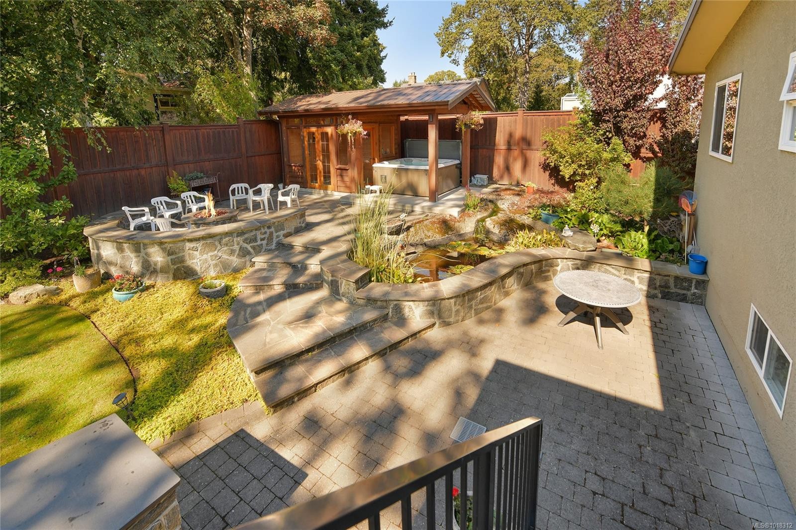 984 Brighton Cres, Victoria, BC