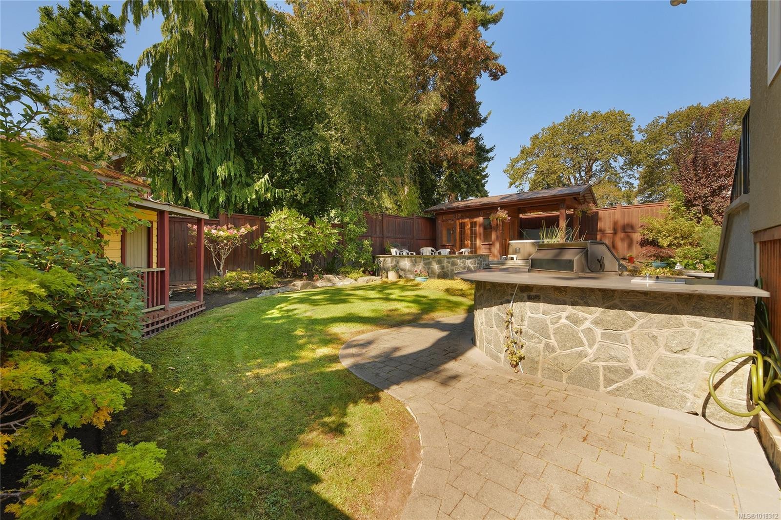 984 Brighton Cres, Victoria, BC