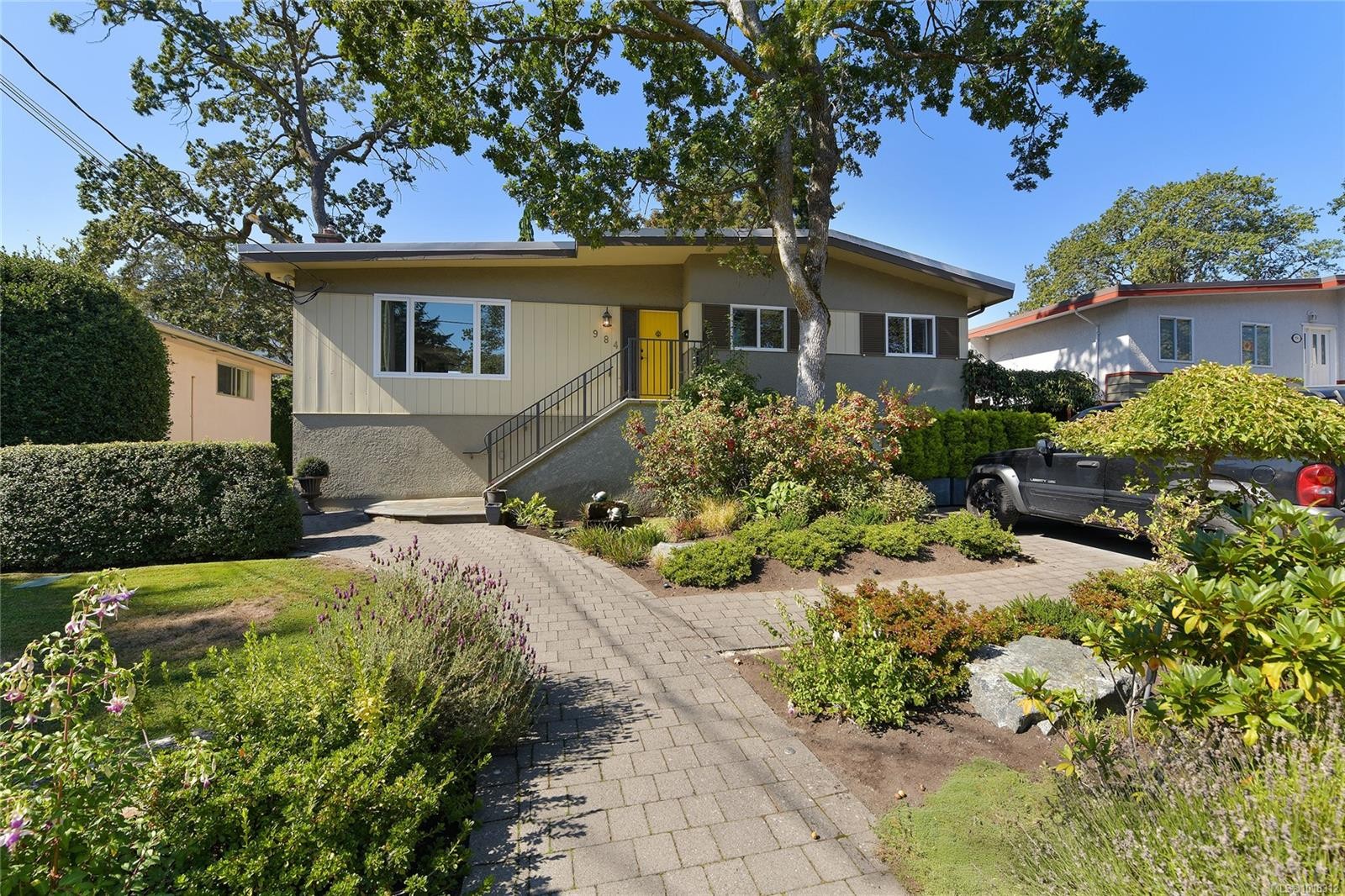 984 Brighton Cres, Victoria, BC