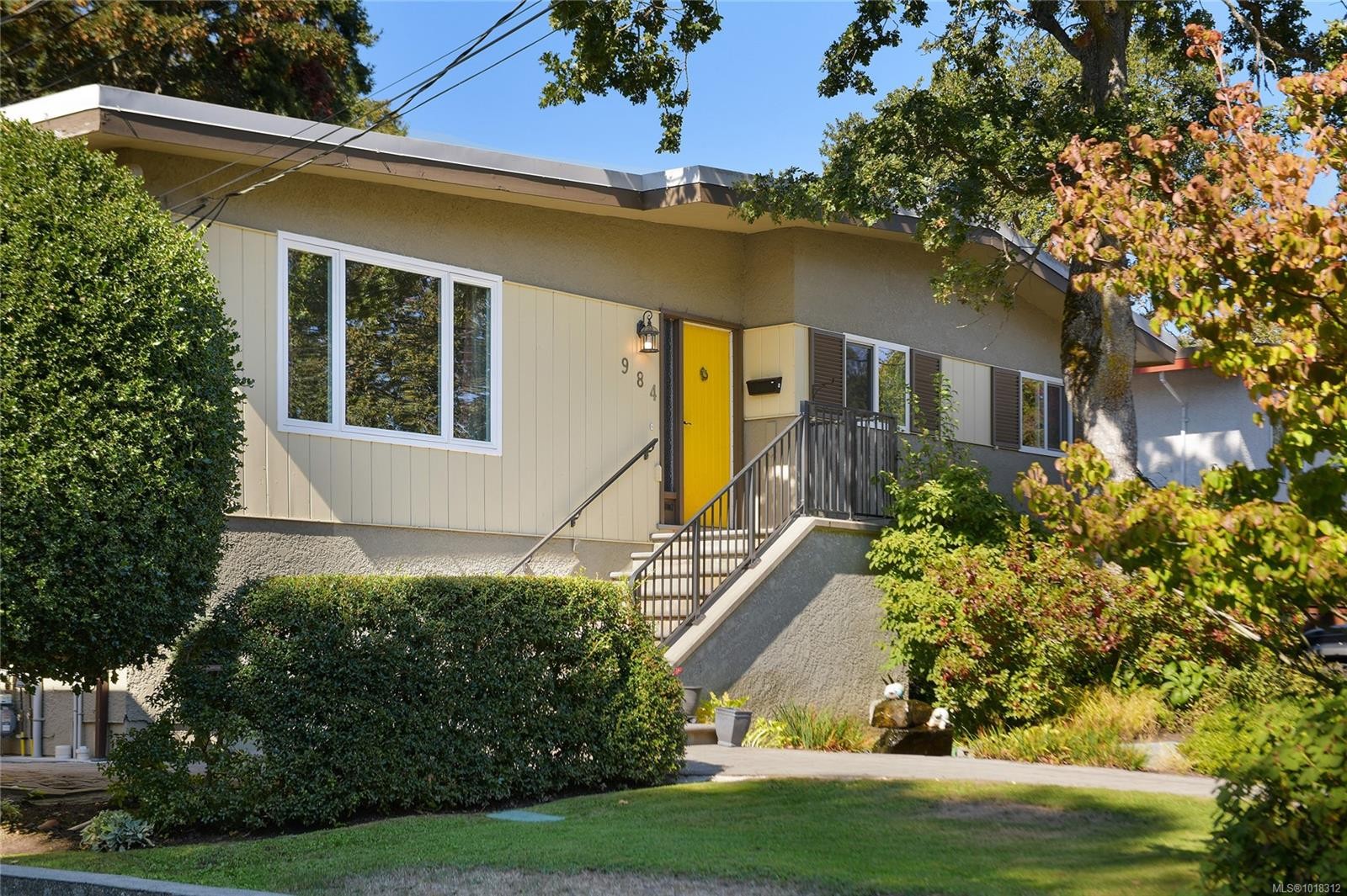 984 Brighton Cres, Victoria, BC