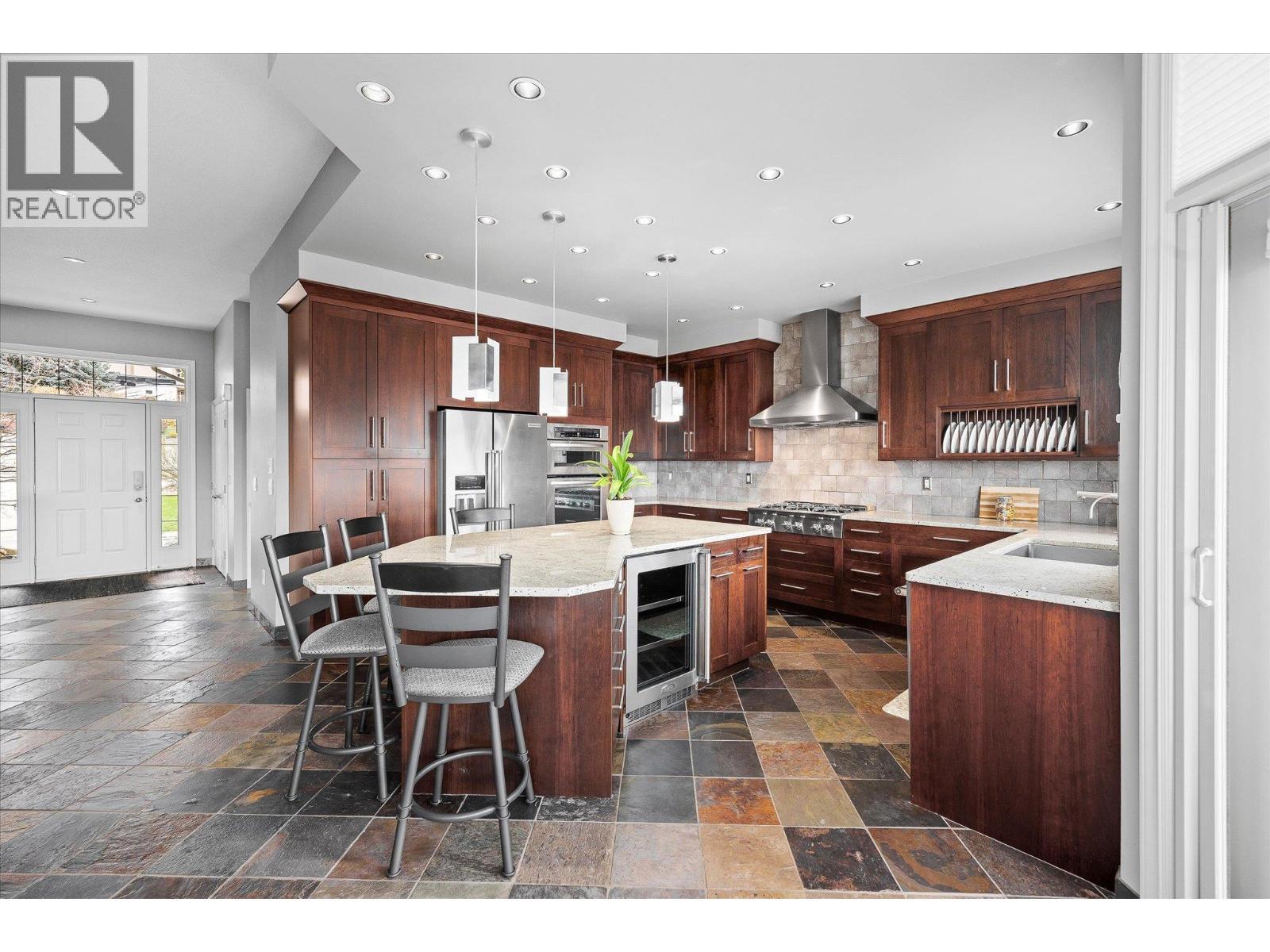 10726 Nighthawk Road Unit# 60, Lake Country, BC - Indoor Photo Showing Kitchen With Upgraded Kitchen