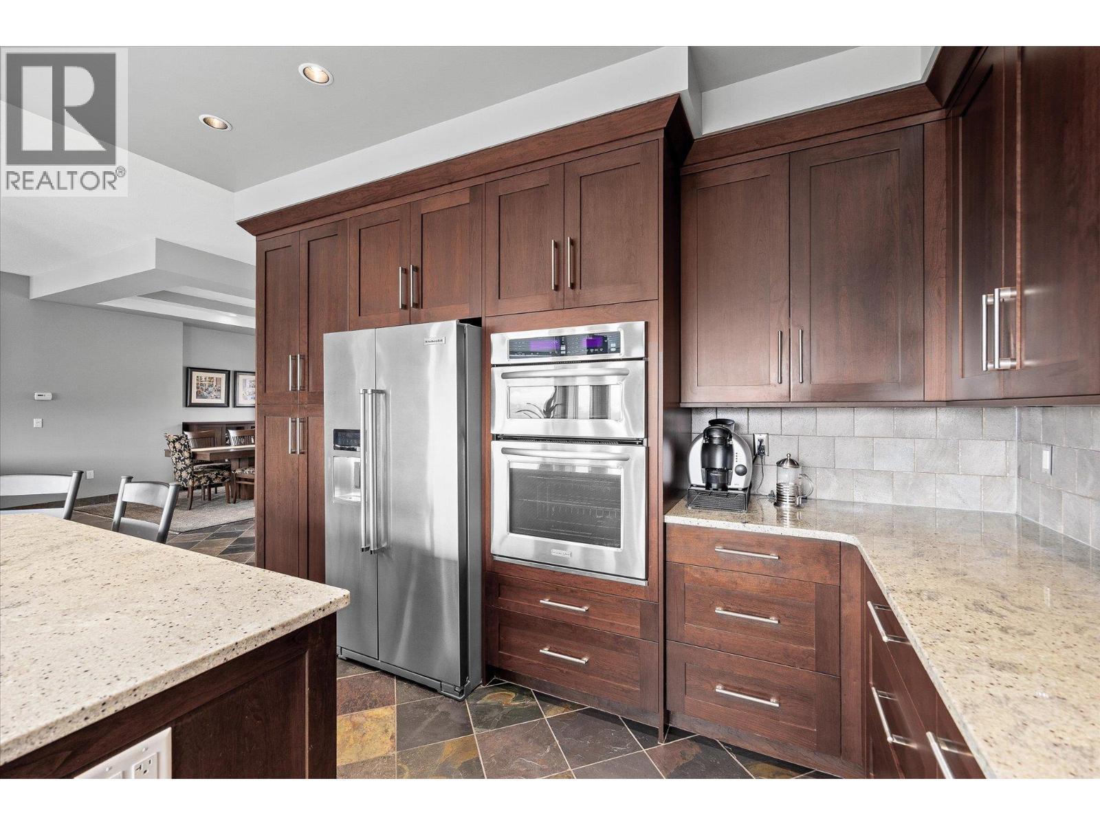 10726 Nighthawk Road Unit# 60, Lake Country, BC - Indoor Photo Showing Kitchen