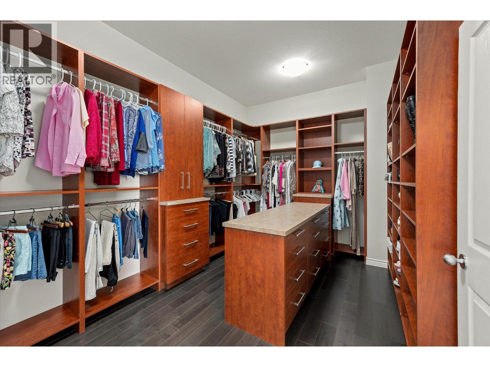 10726 Nighthawk Road Unit# 60, Lake Country, BC - Indoor With Storage