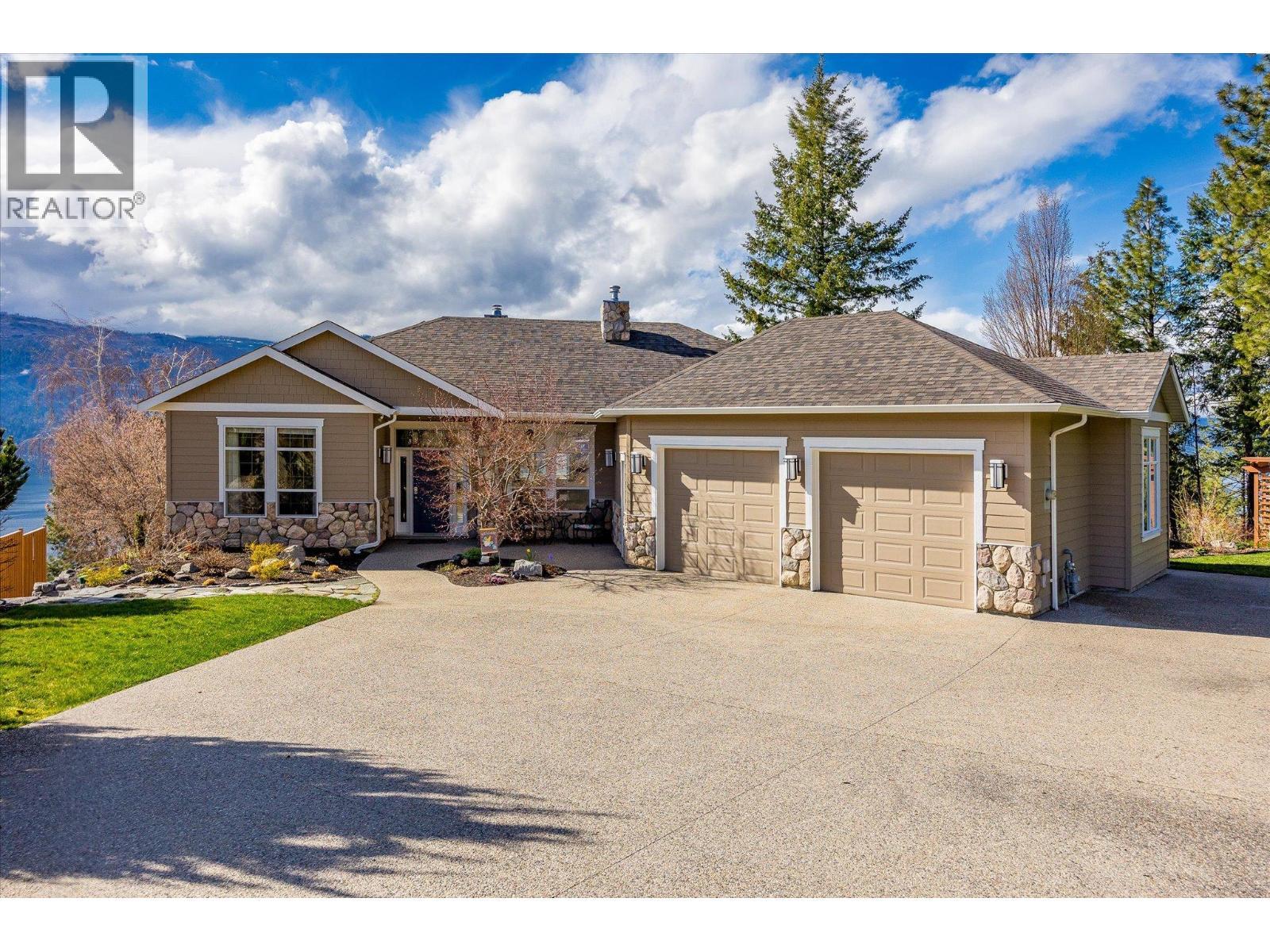 10726 Nighthawk Road Unit# 60, Lake Country, BC - Outdoor With Facade