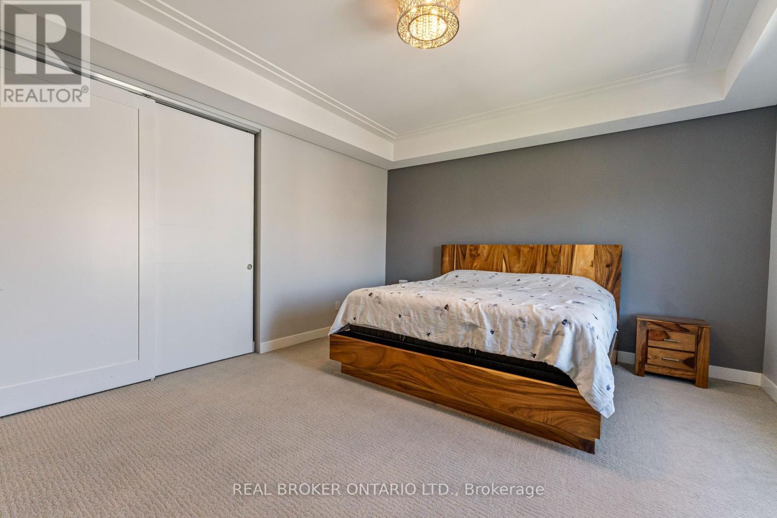 69 Donald Street, Ottawa, ON - Indoor Photo Showing Bedroom