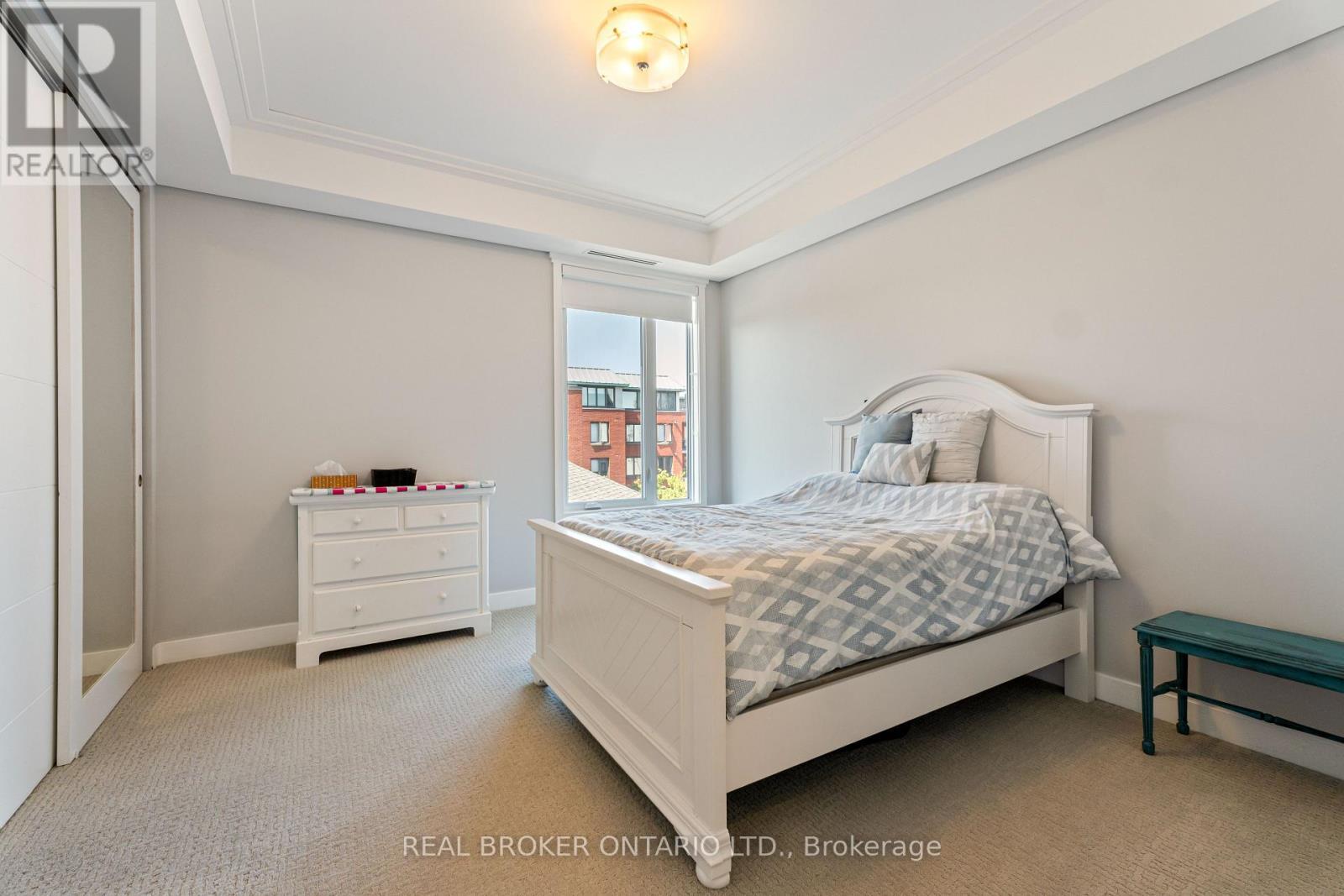69 Donald Street, Ottawa, ON - Indoor Photo Showing Bedroom