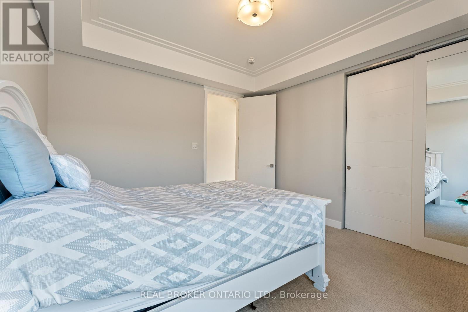 69 Donald Street, Ottawa, ON - Indoor Photo Showing Bedroom