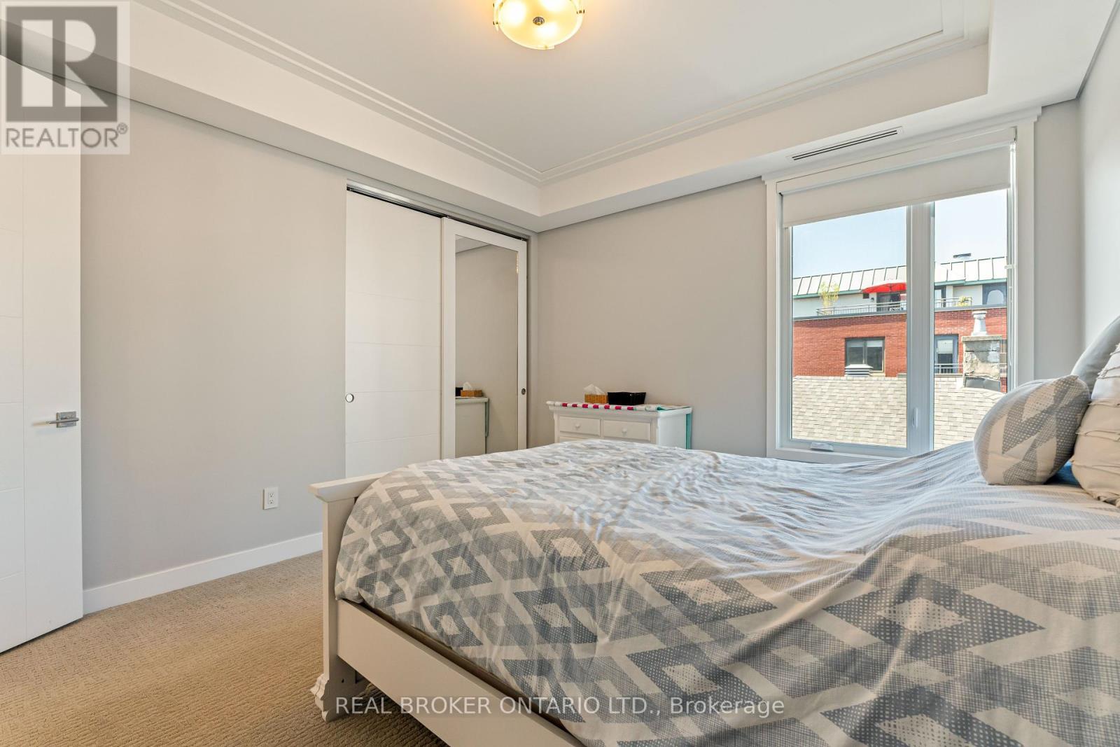 69 Donald Street, Ottawa, ON - Indoor Photo Showing Bedroom