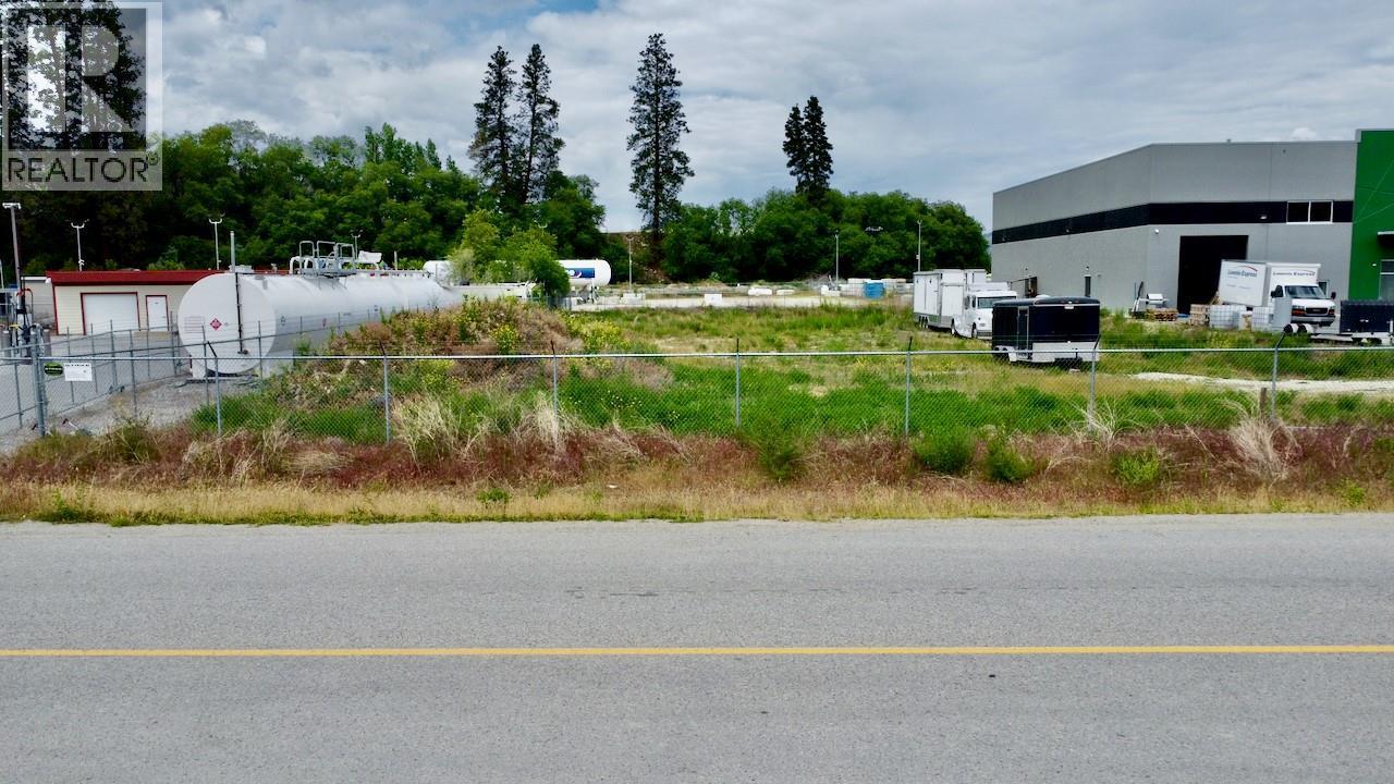 222 Maple Avenue, Oliver, BC