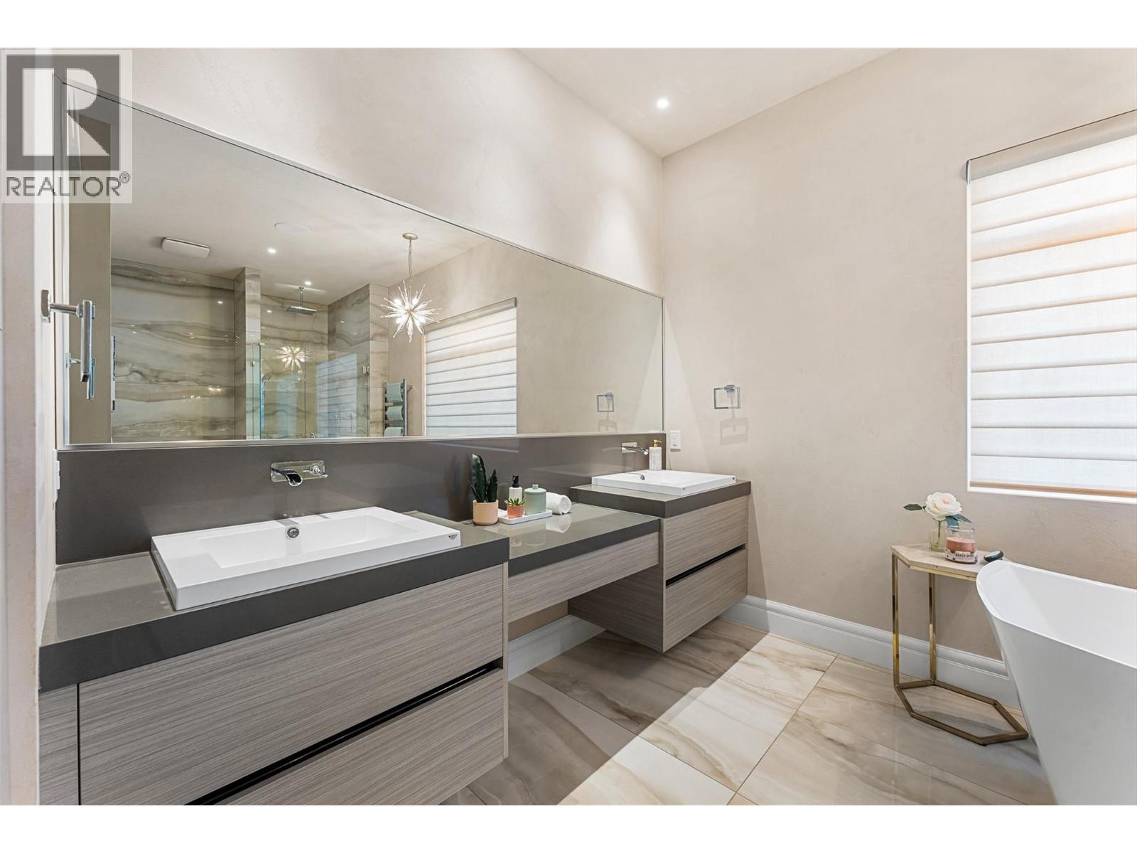 3460 Patsy Road, Kelowna, BC - Indoor Photo Showing Bathroom