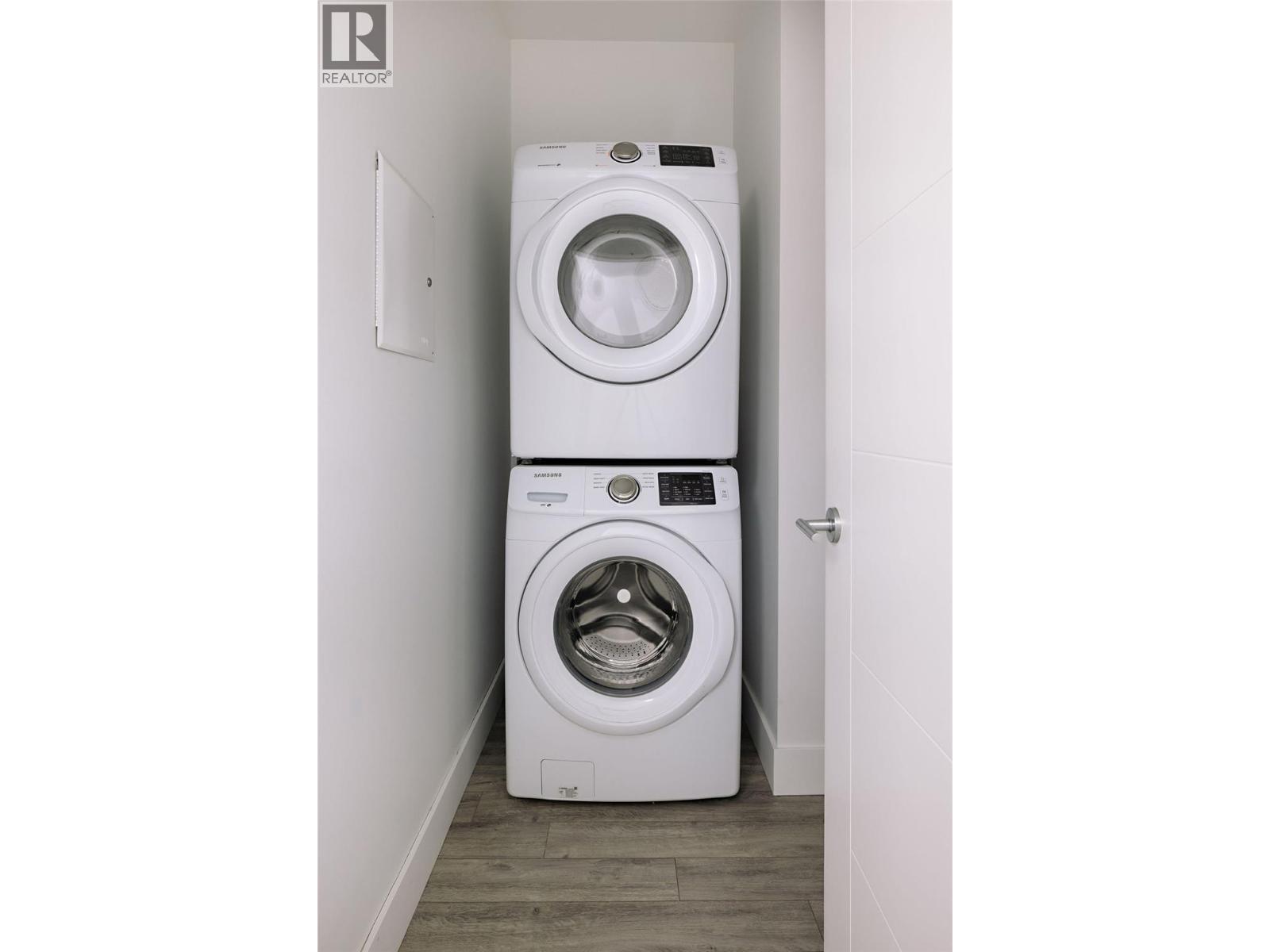3460 Patsy Road, Kelowna, BC - Indoor Photo Showing Laundry Room