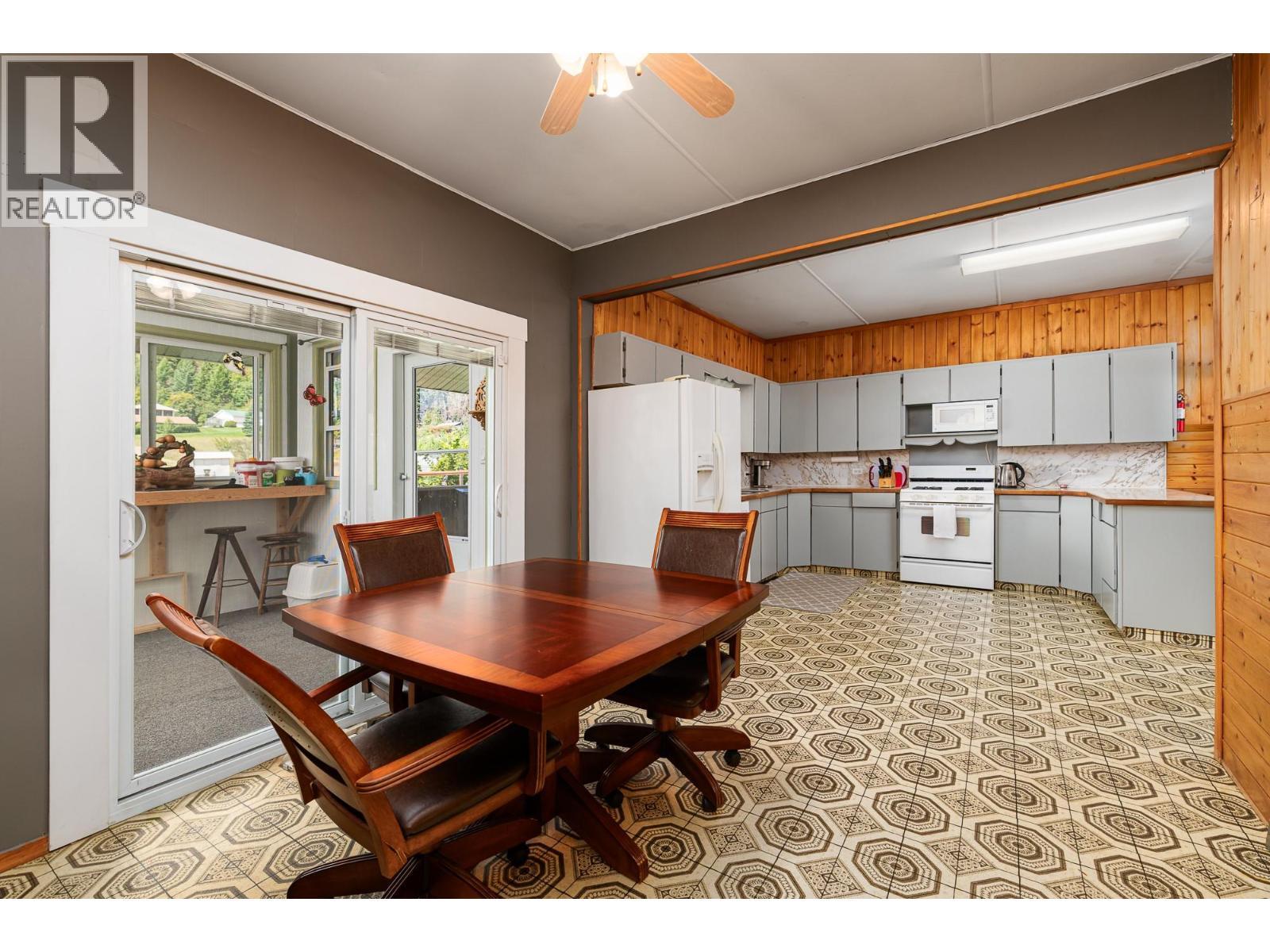 5315 Cory Road, Wynndel, BC - Indoor Photo Showing Other Room