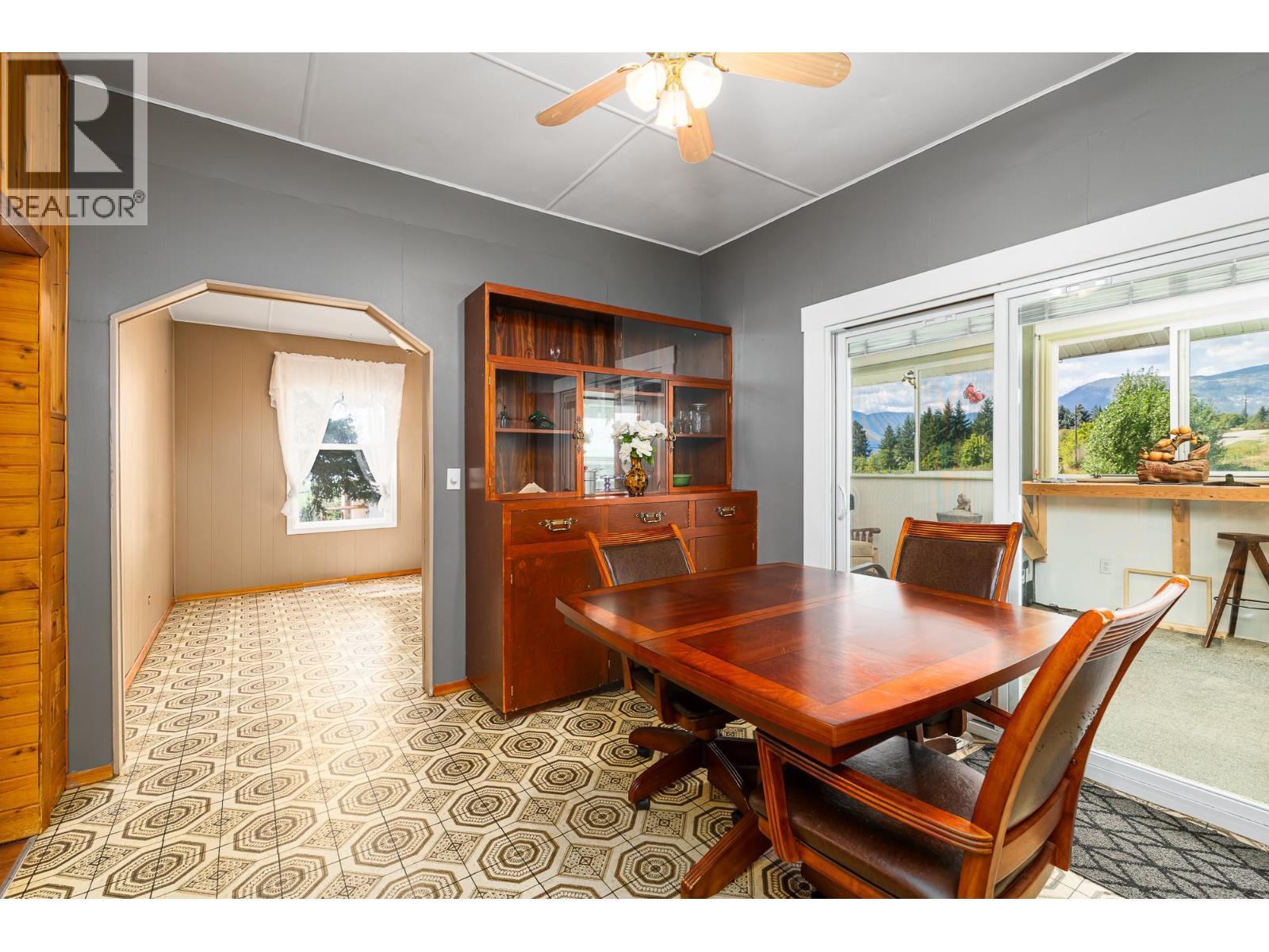 5315 Cory Road, Wynndel, BC - Indoor Photo Showing Dining Room