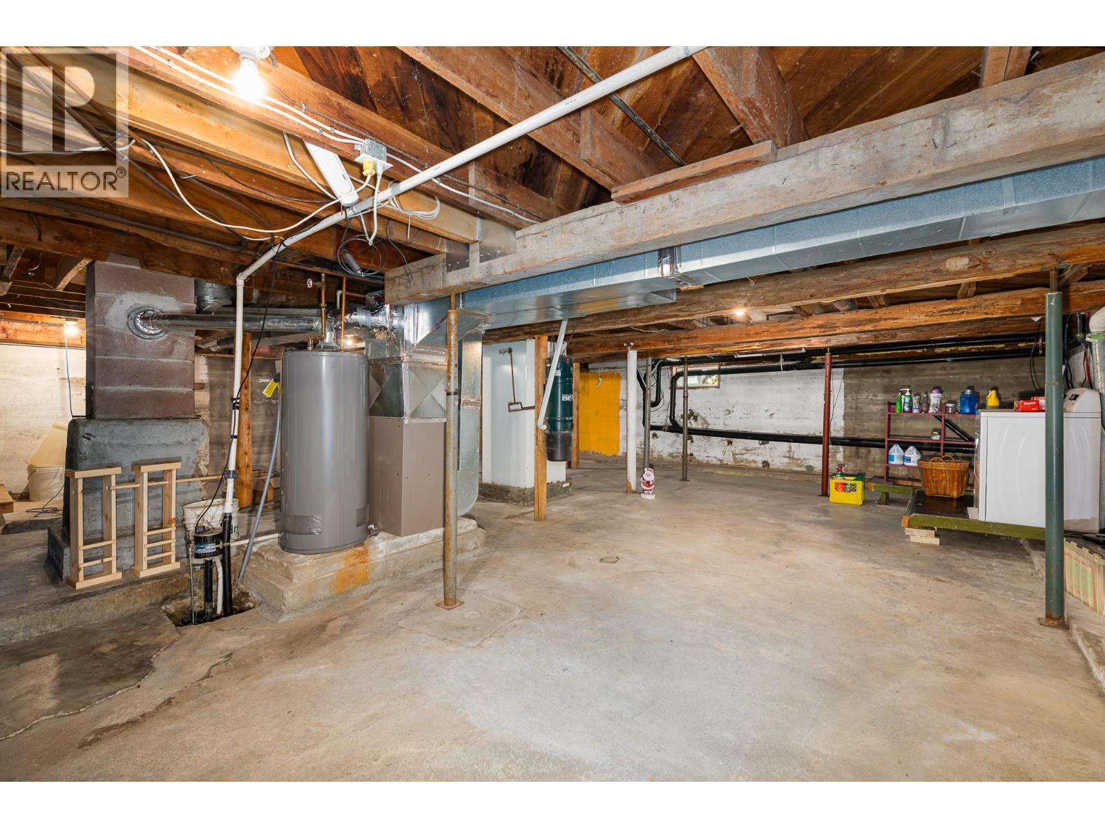 5315 Cory Road, Wynndel, BC - Indoor Photo Showing Basement