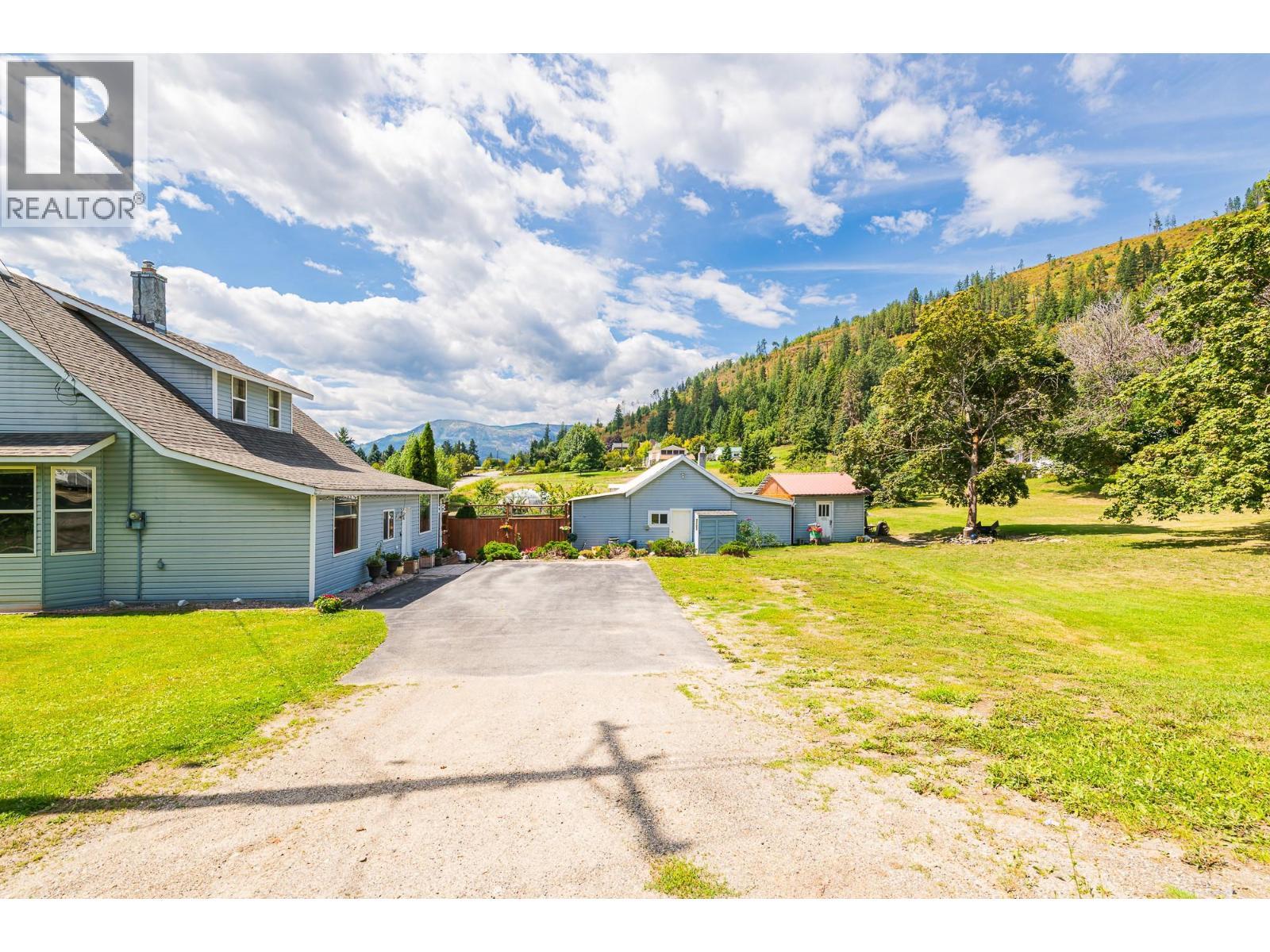 5315 Cory Road, Wynndel, BC - Outdoor