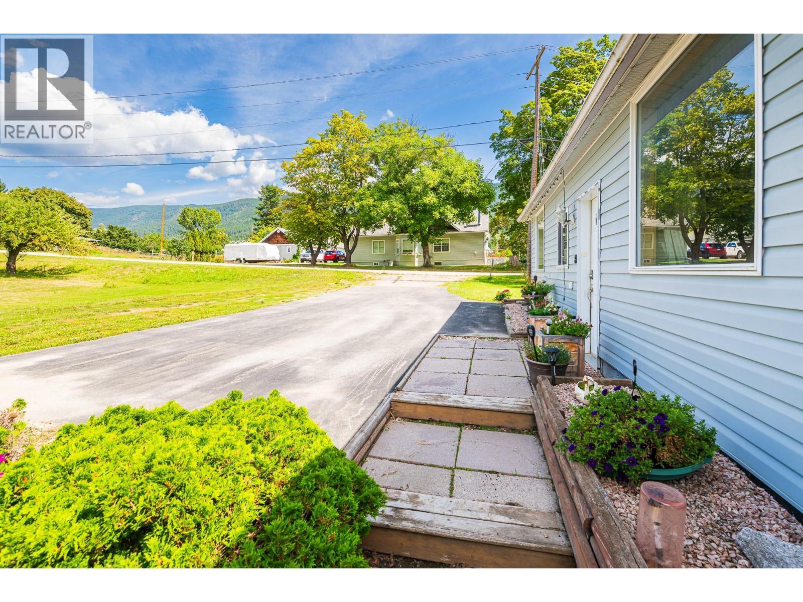 5315 Cory Road, Wynndel, BC - Outdoor