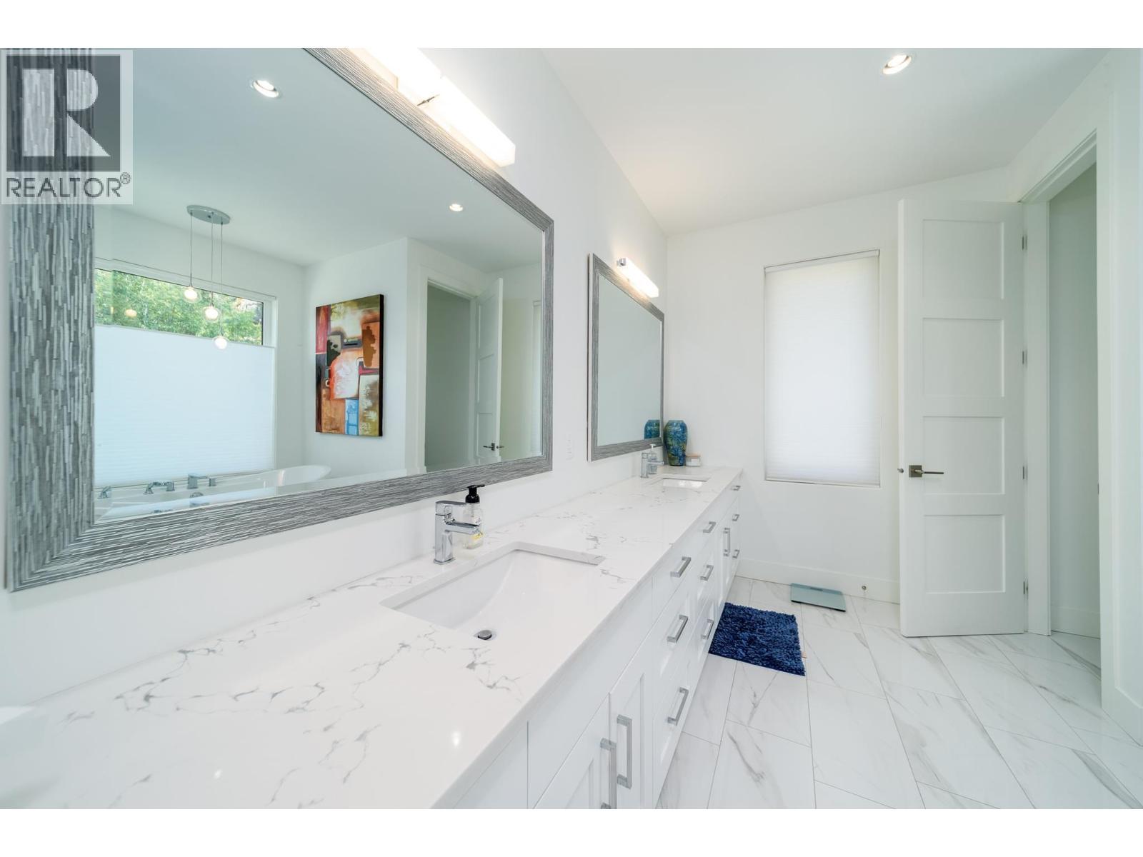 4451 Hayes Road, Kelowna, BC - Indoor Photo Showing Bathroom
