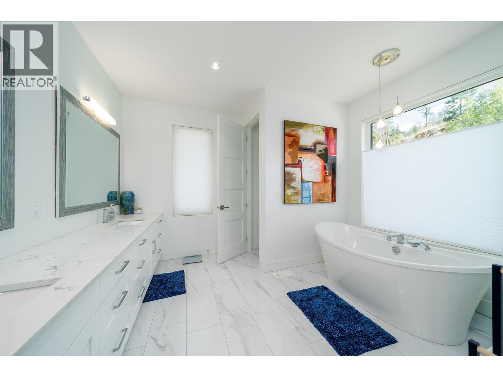 4451 Hayes Road, Kelowna, BC - Indoor Photo Showing Bathroom