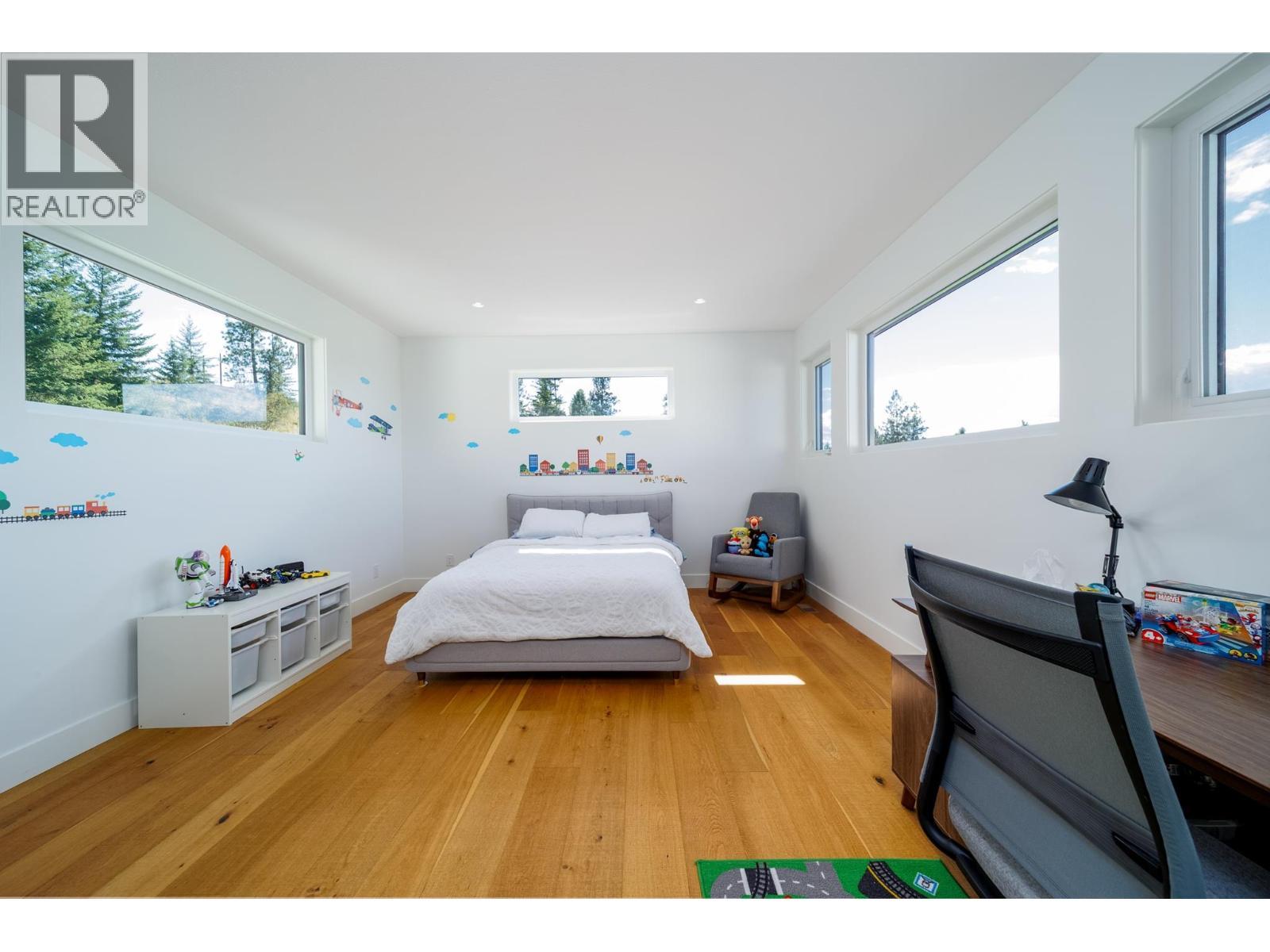 4451 Hayes Road, Kelowna, BC - Indoor Photo Showing Bedroom